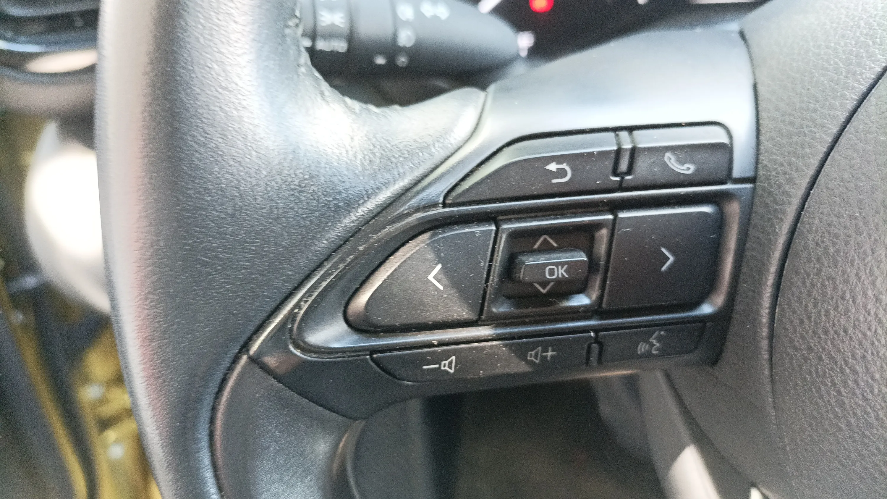 Toyota Yaris 1.5 120H Active Tech - foto 11
