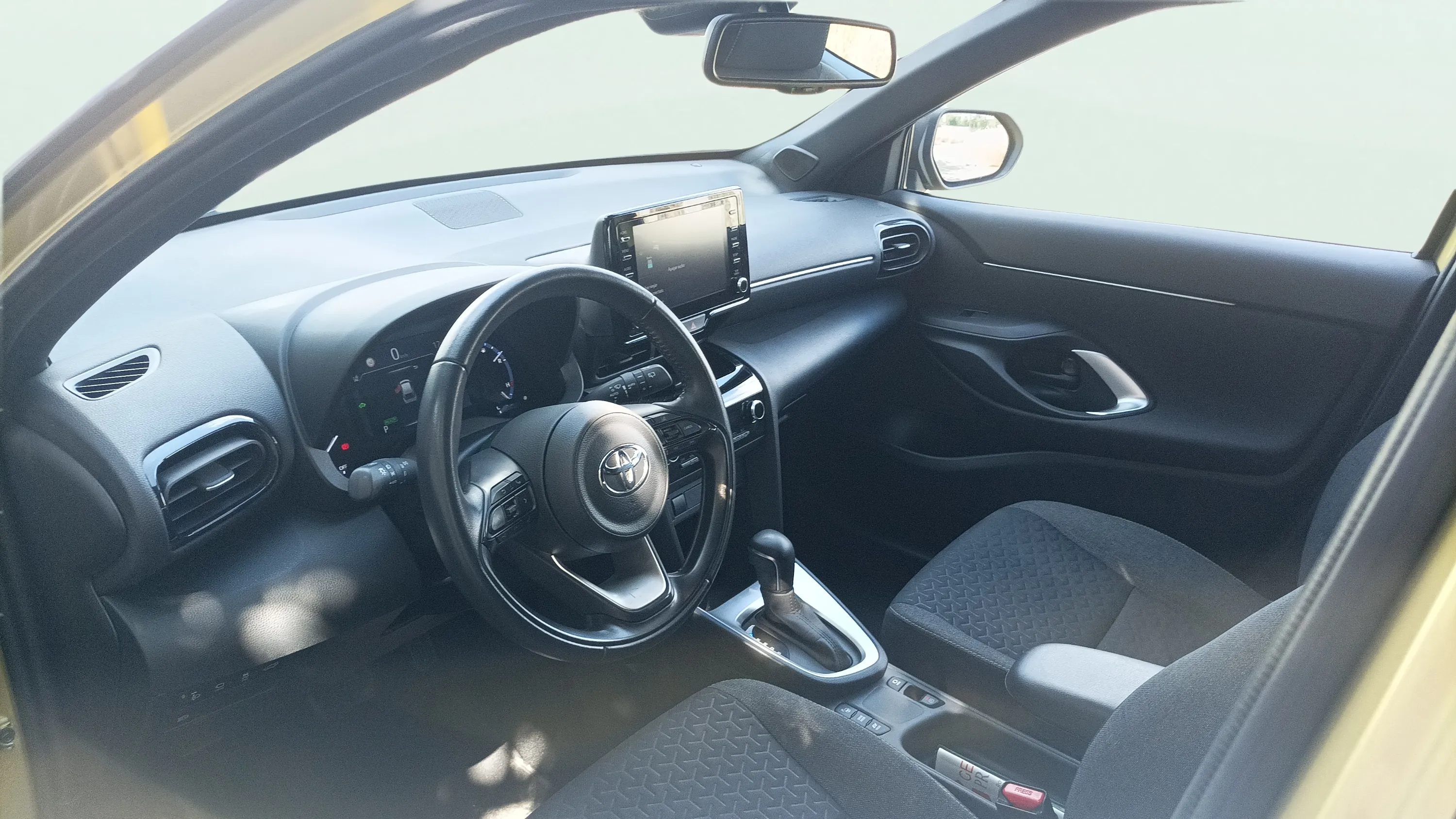 Toyota Yaris 1.5 120H Active Tech - foto 17