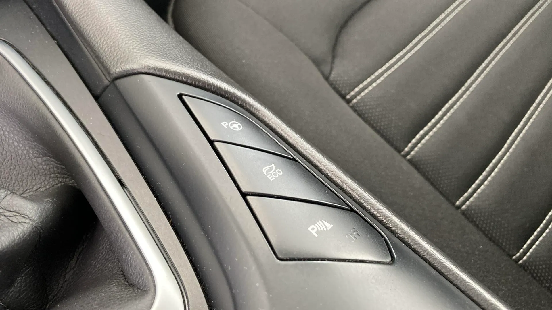 Ford Mondeo 2.0 Híbrido Trend HEV - foto 19