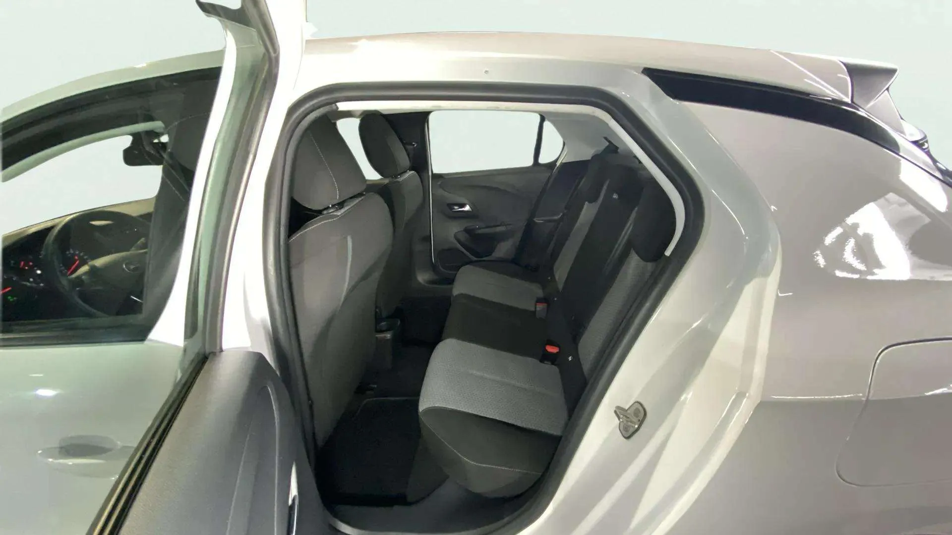 Opel Corsa 1.2T XHL - foto 14