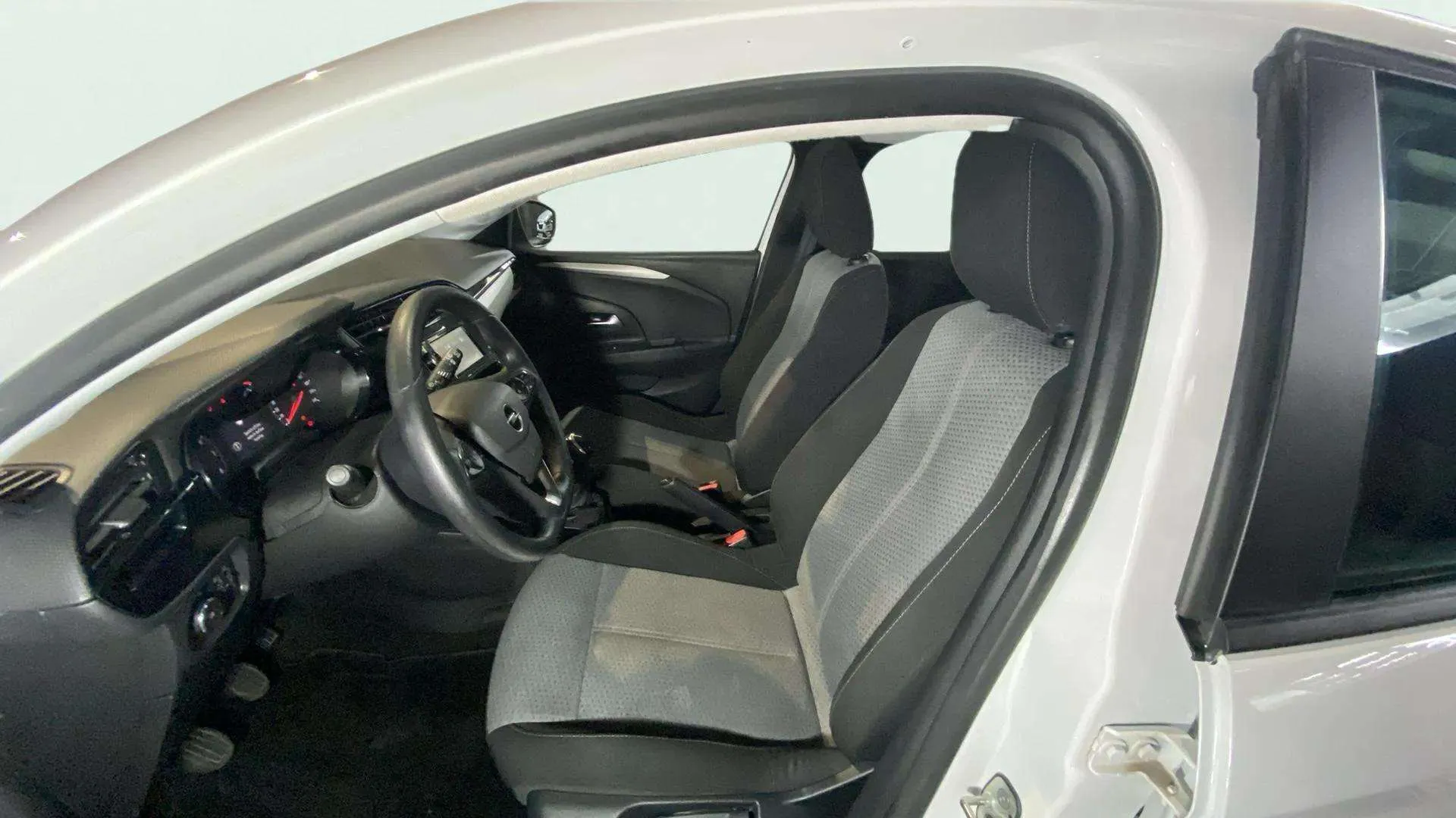 Opel Corsa 1.2T XHL - foto 13