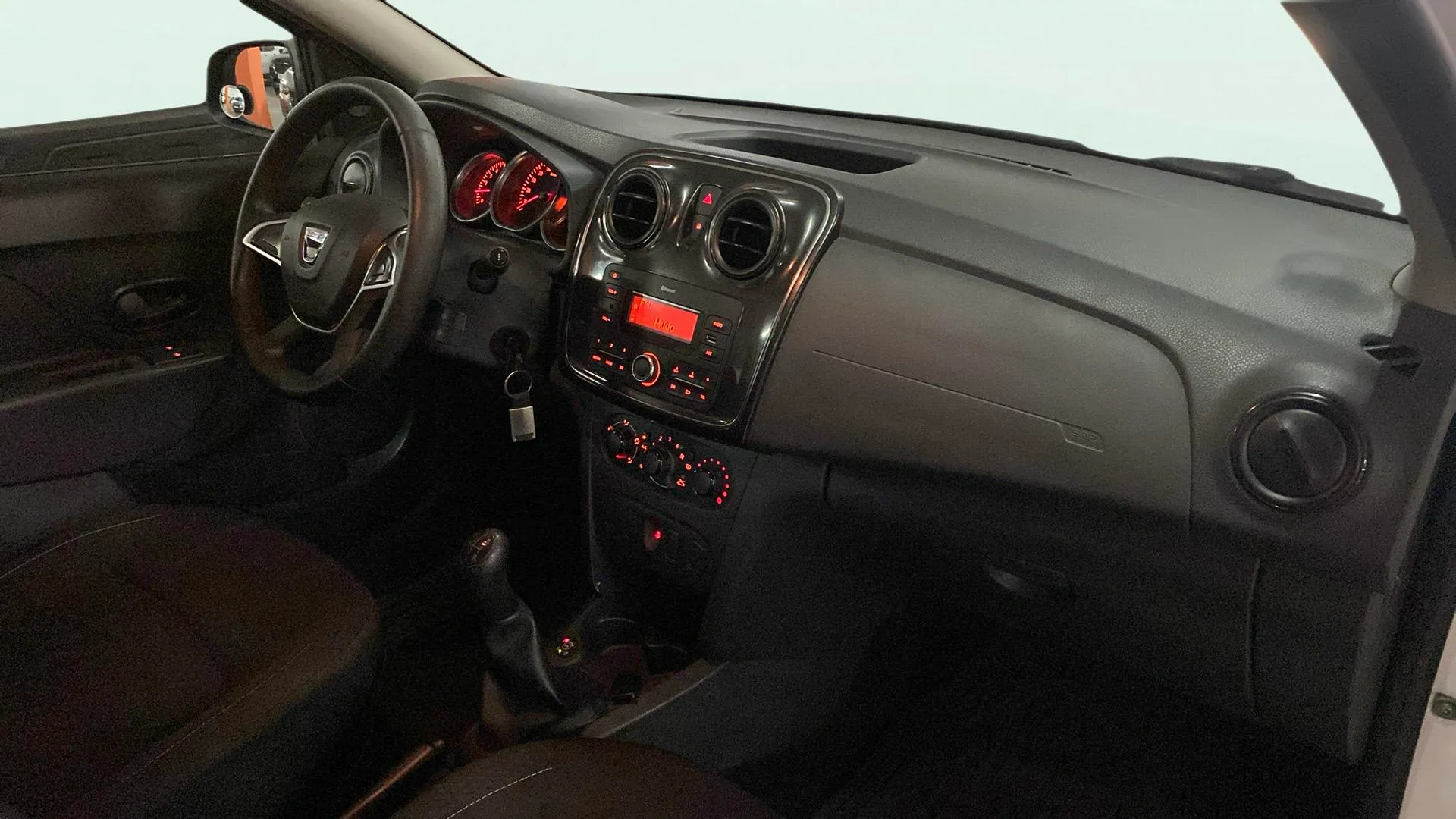 Dacia Logan Essential TCe GLP 18 - foto 11