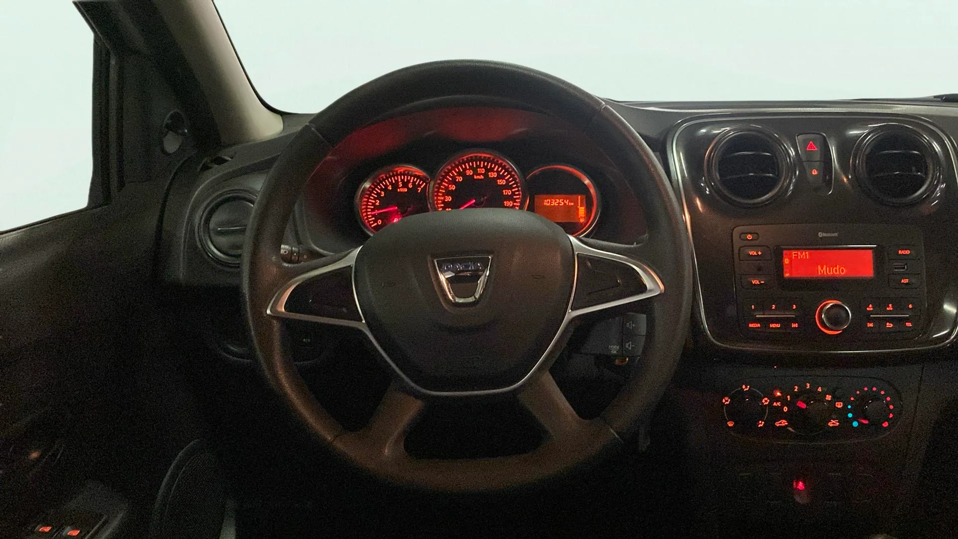 Dacia Logan Essential TCe GLP 18 - foto 13