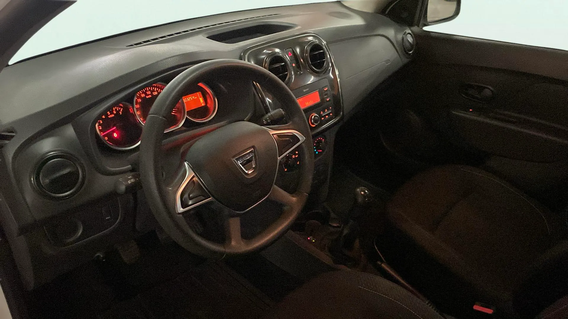 Dacia Logan Essential TCe GLP 18 - foto 10