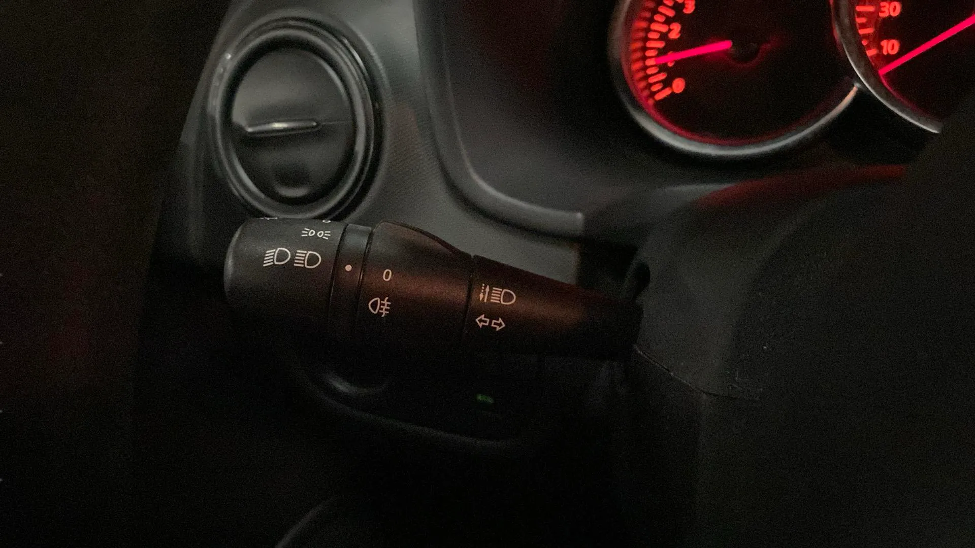 Dacia Logan Essential TCe GLP 18 - foto 16
