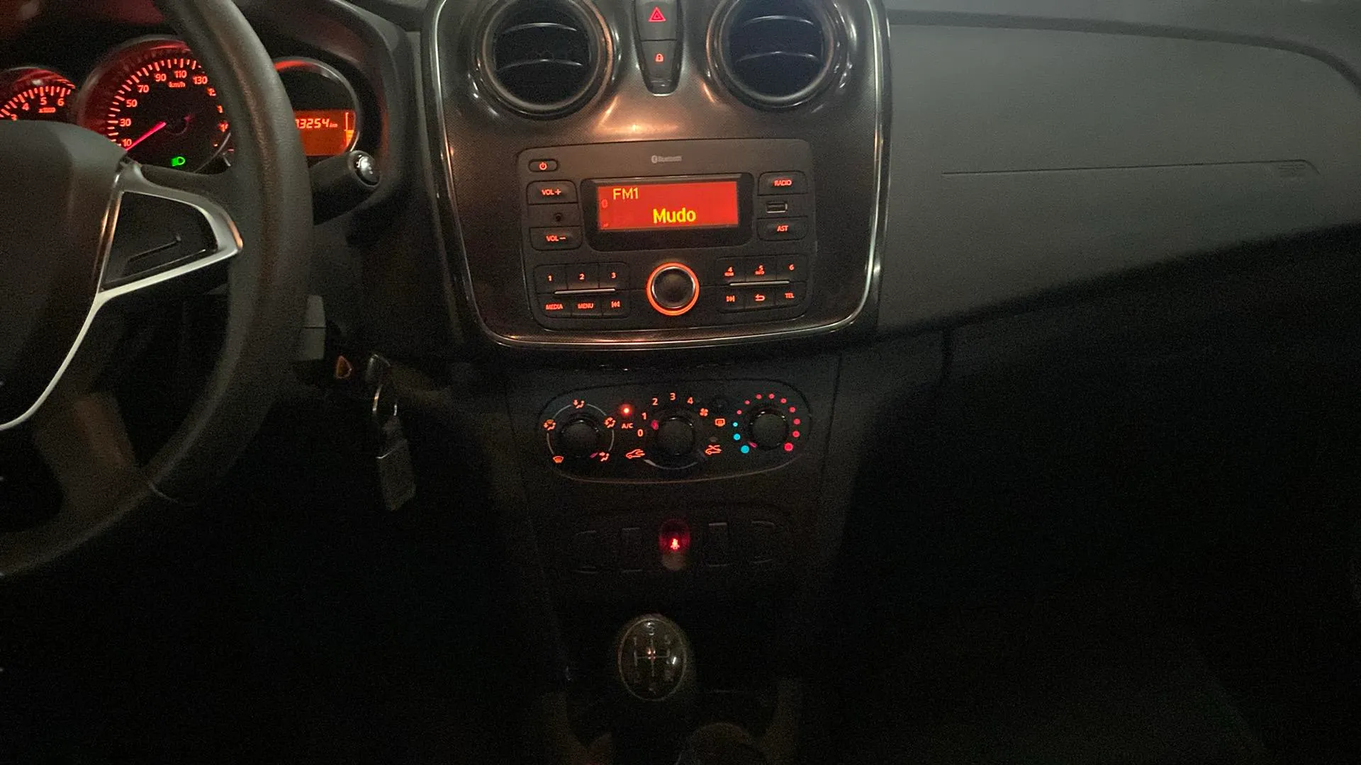 Dacia Logan Essential TCe GLP 18 - foto 19