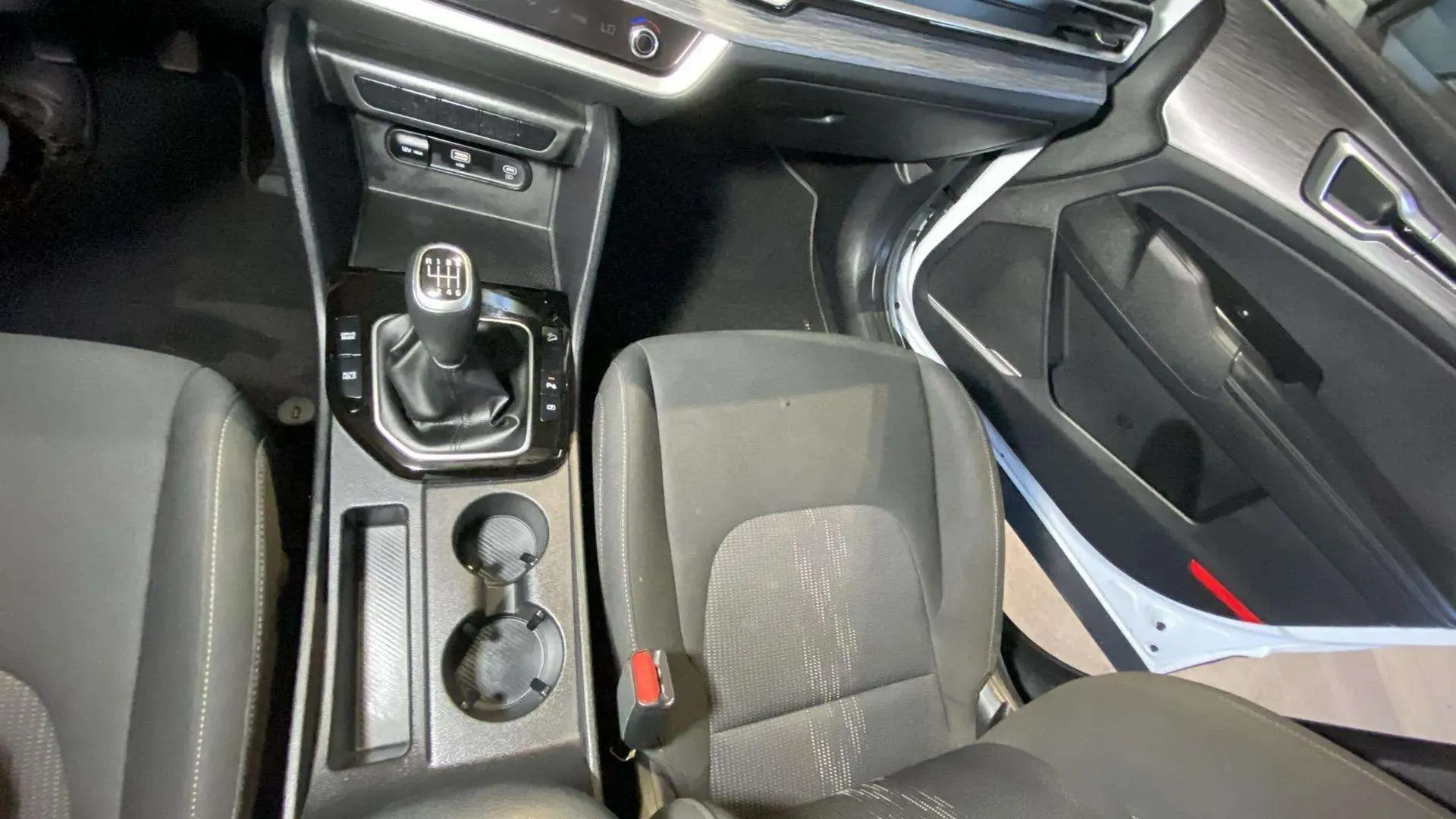 Kia Sportage 1.6 T-GDi MHEV Drive 4x2 - foto 33