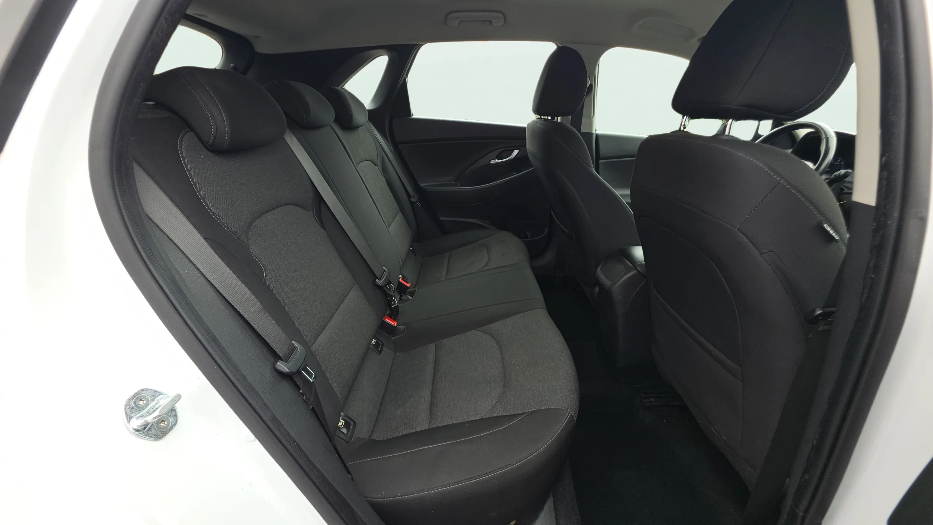 Hyundai i30 1.5 DPI Klass SLX - foto 15