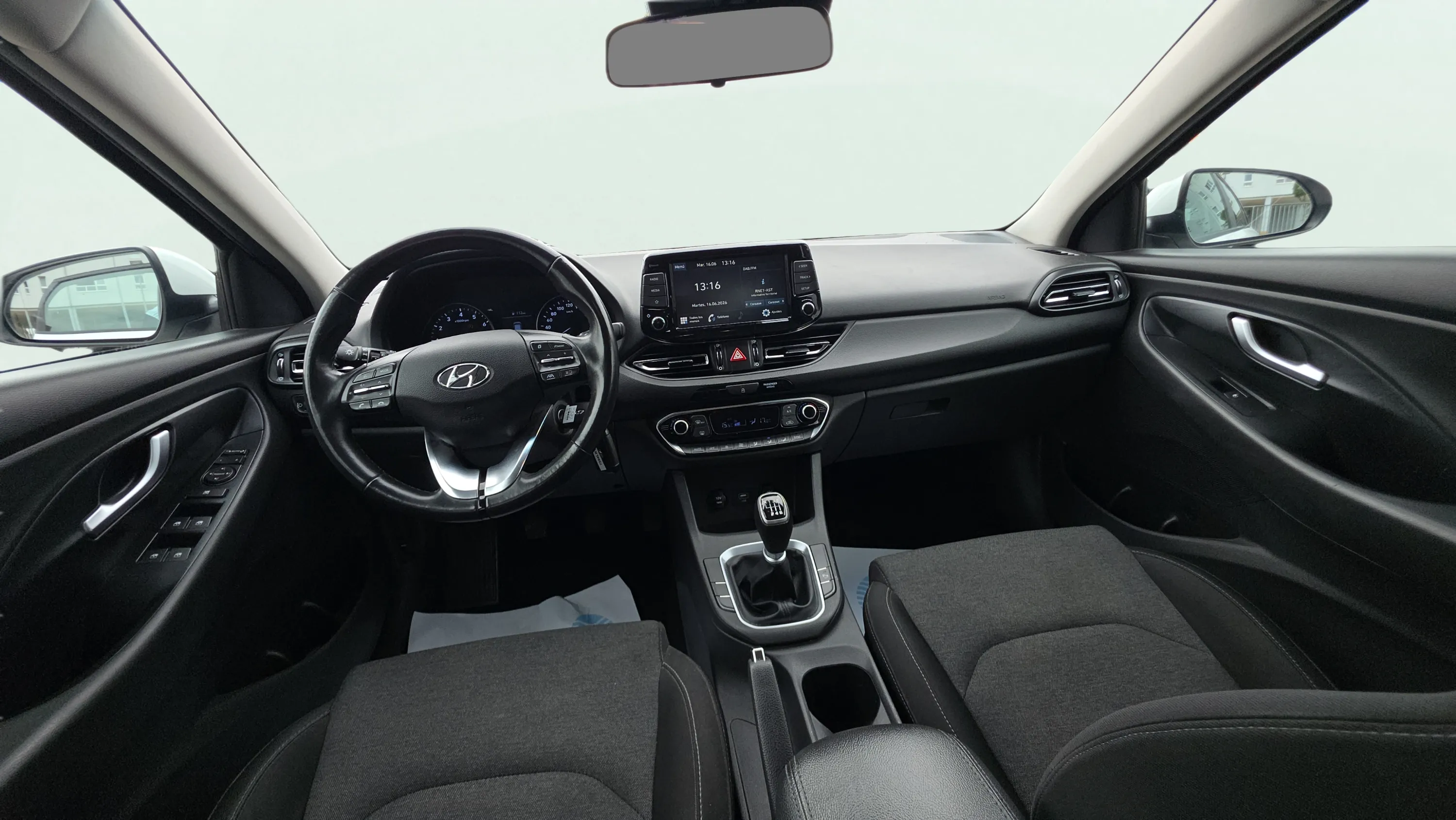 Hyundai i30 1.5 DPI Klass SLX - foto 10