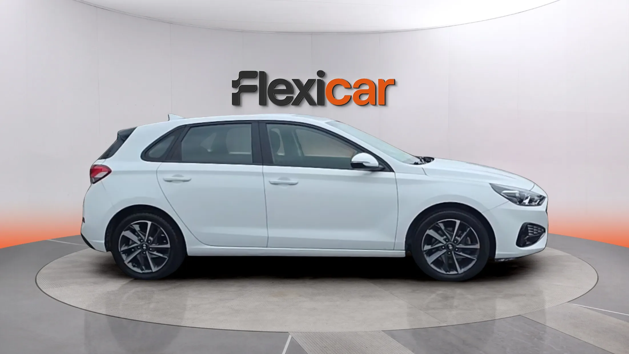 Hyundai i30 1.5 DPI Klass SLX - foto 8