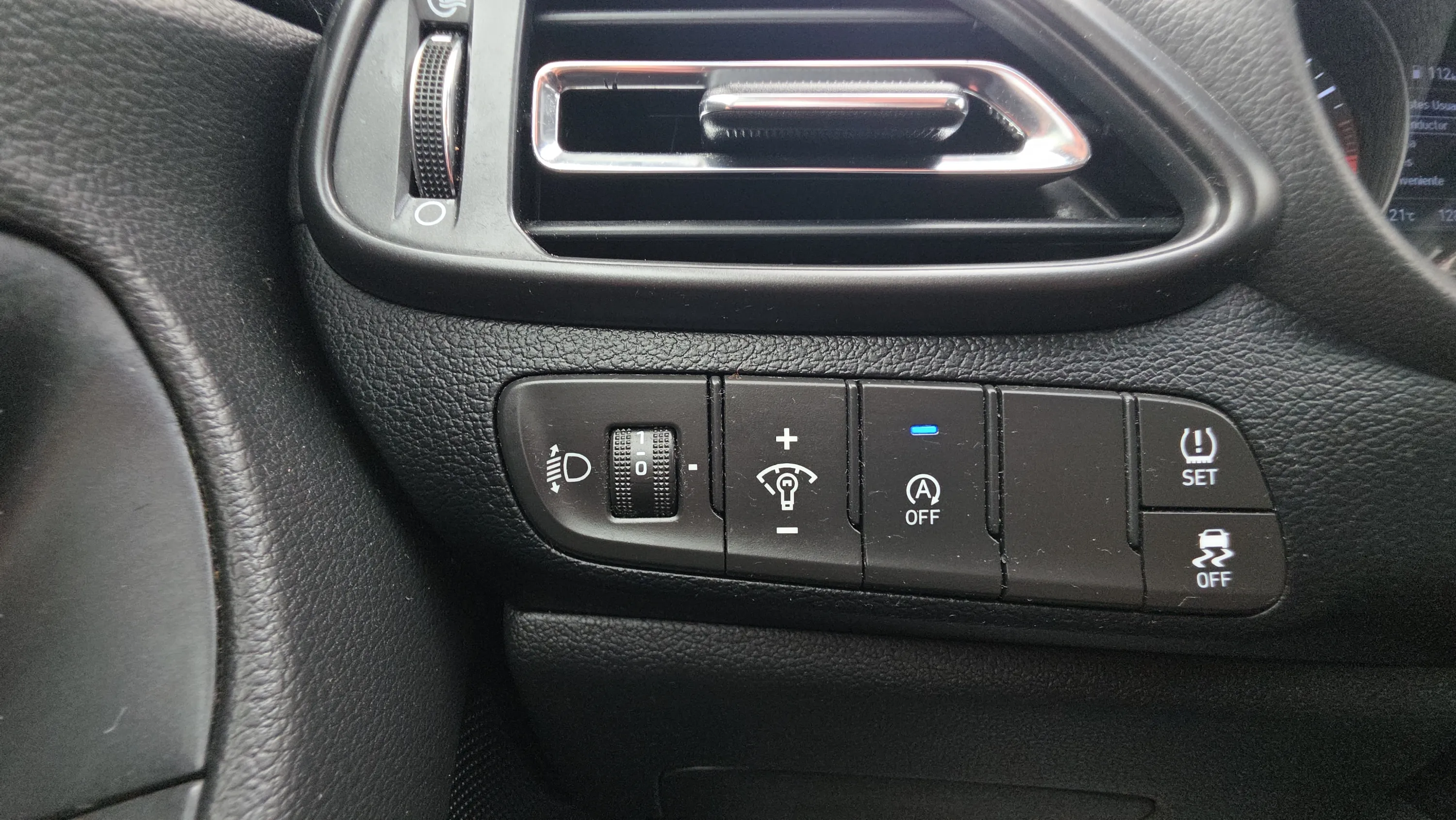 Hyundai i30 1.5 DPI Klass SLX - foto 19