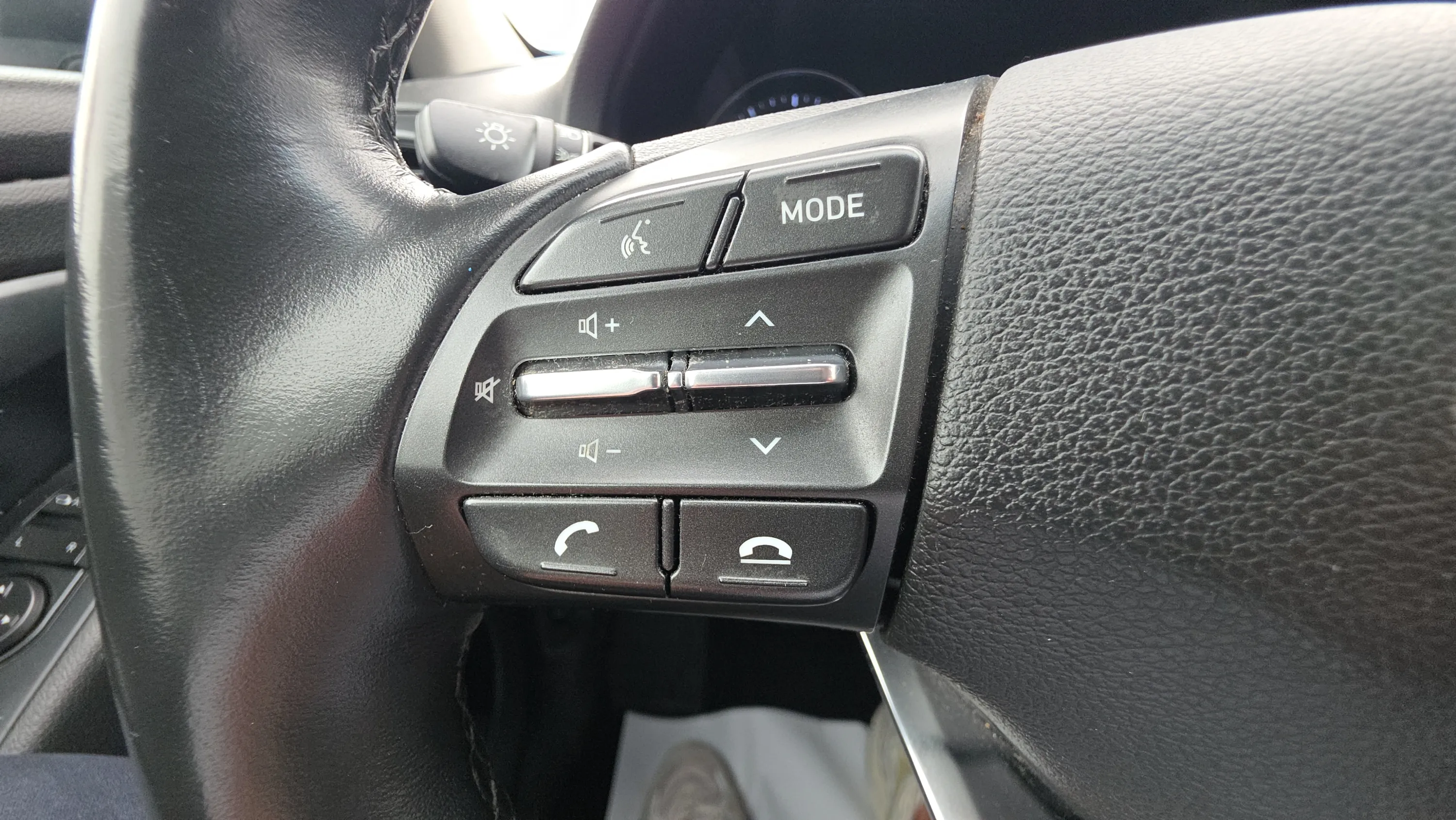 Hyundai i30 1.5 DPI Klass SLX - foto 17