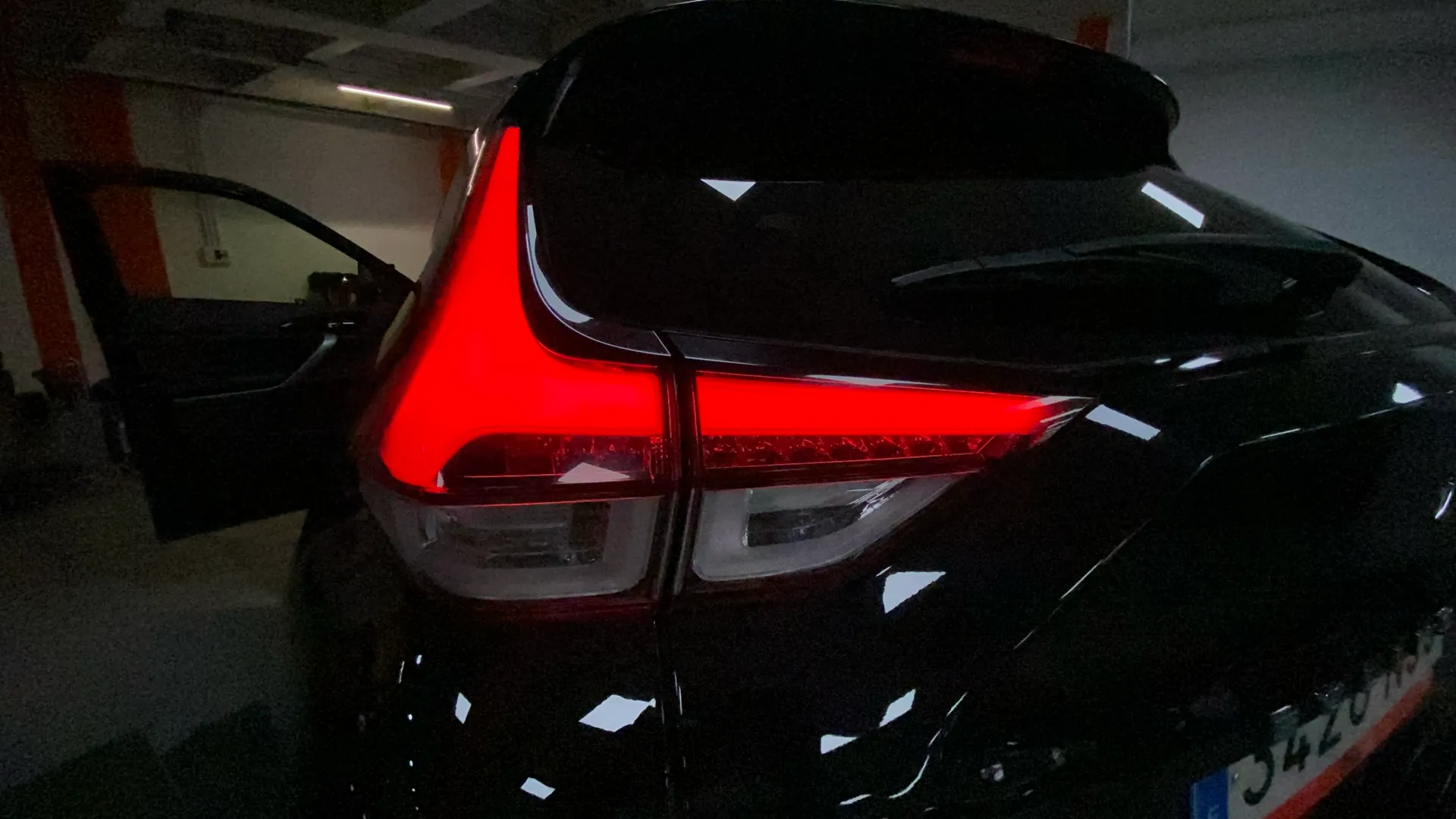 Mitsubishi Eclipse Cross 2.4 PHEV Kaiteki 4WD - foto 25