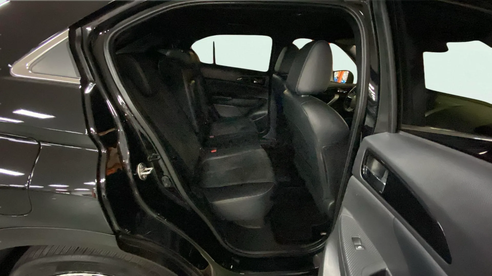 Mitsubishi Eclipse Cross 2.4 PHEV Kaiteki 4WD - foto 22