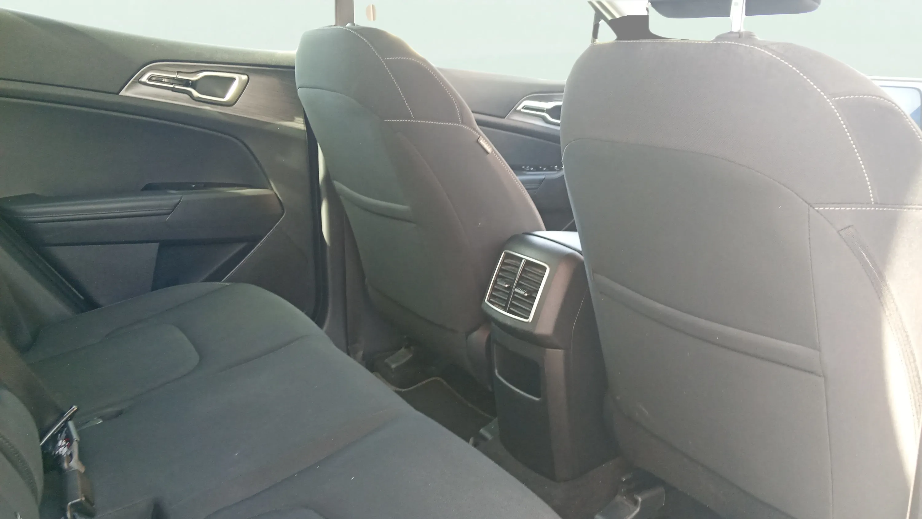 Kia Sportage 1.6 CRDi MHEV Business 4x2 - foto 14