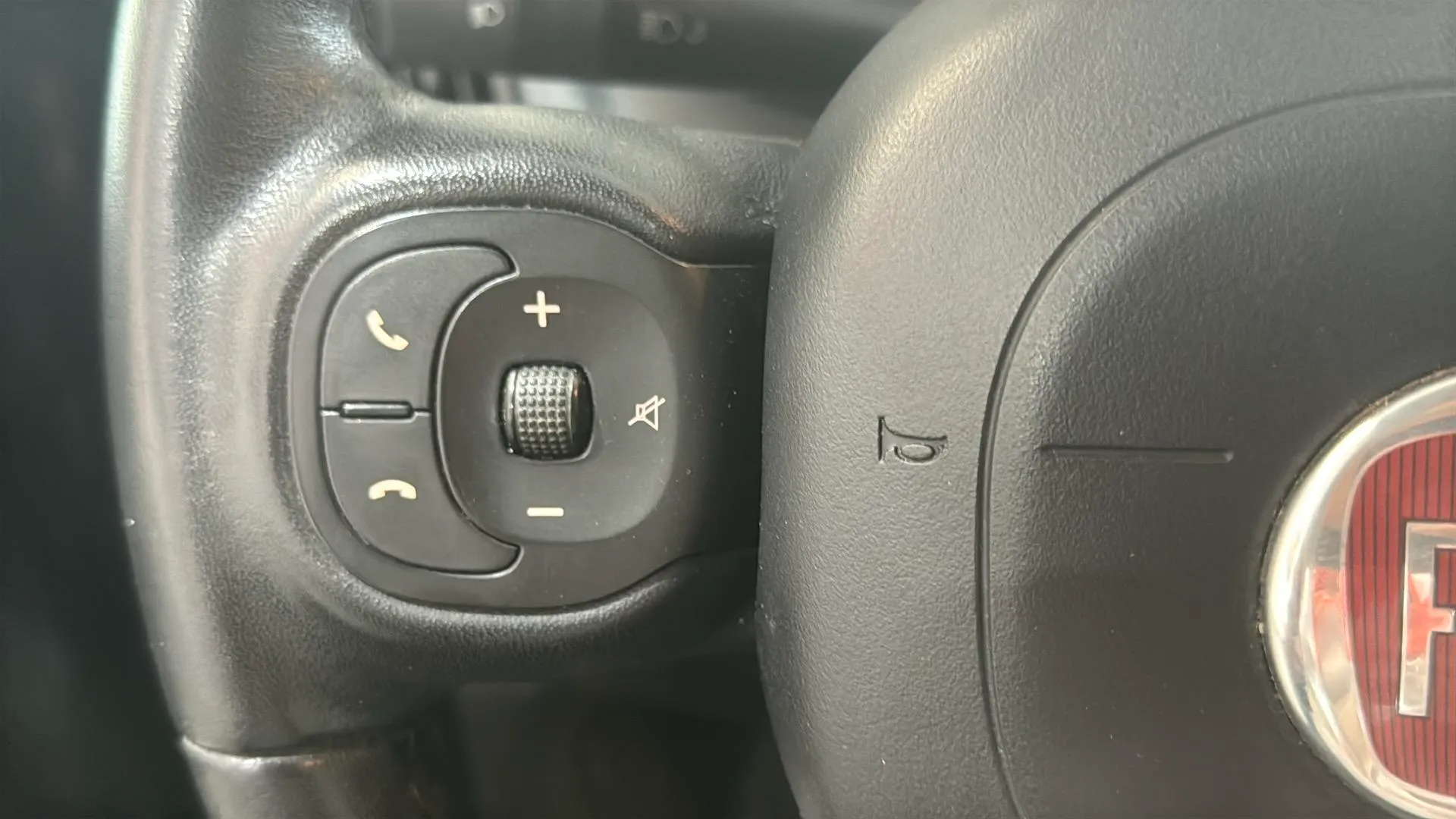 Fiat Panda Red 1.0 Hybrid - foto 19