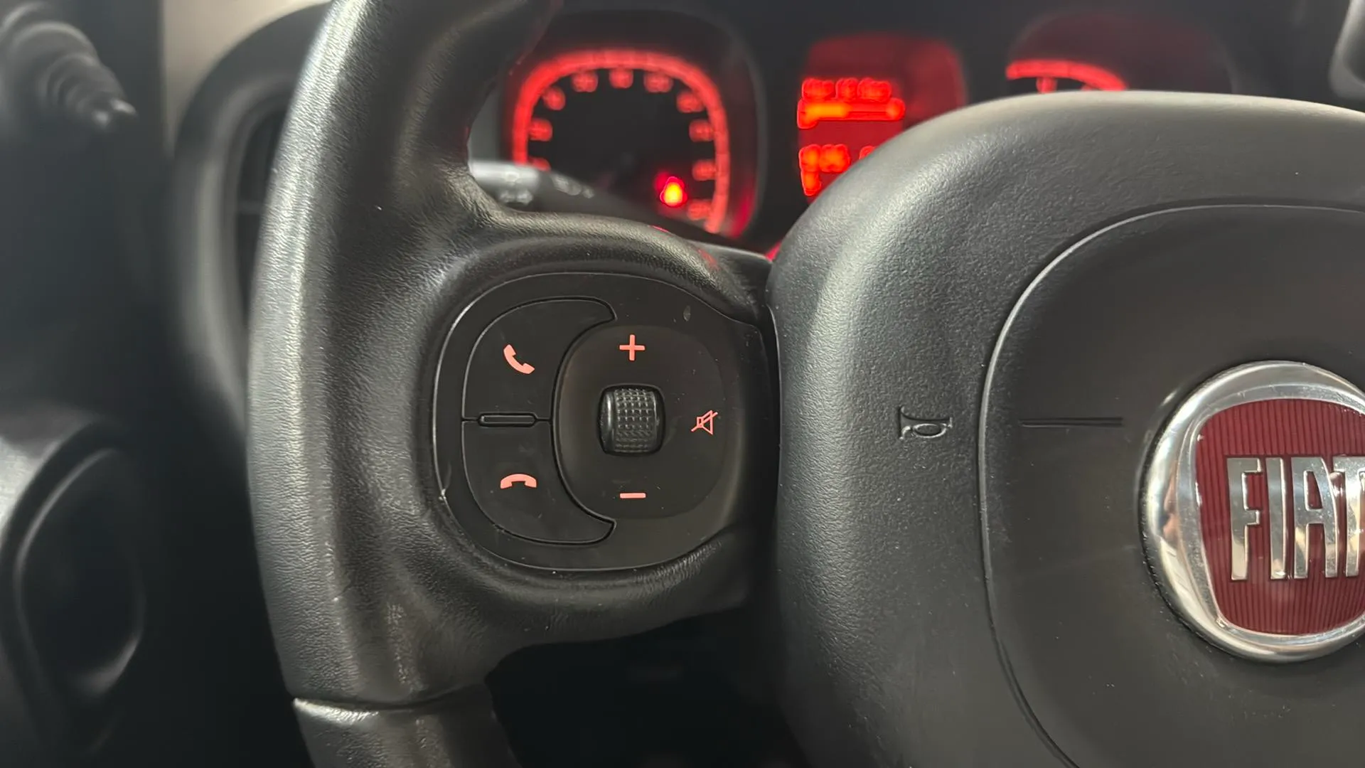 Fiat Panda Red 1.0 Hybrid - foto 19