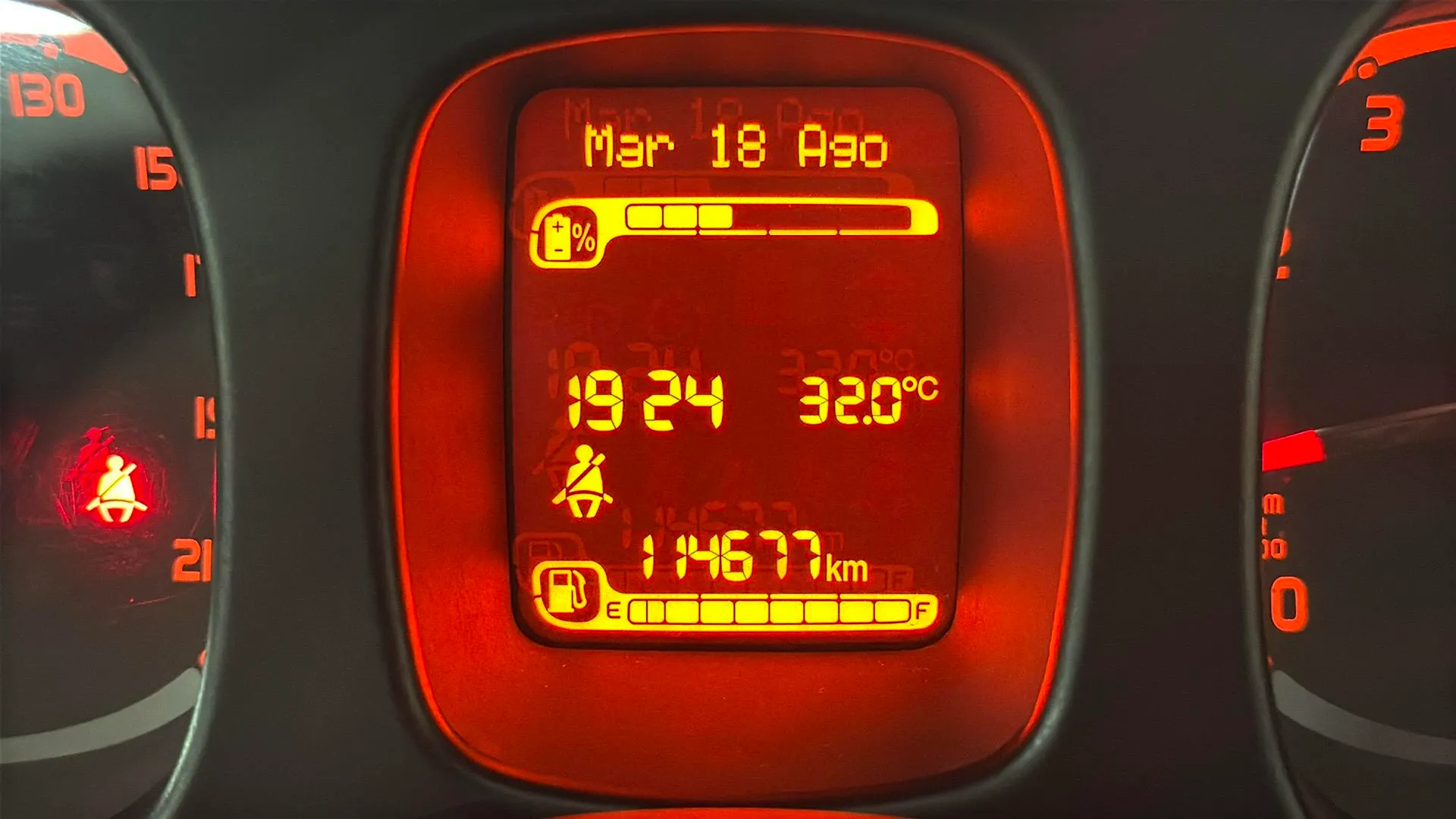 Fiat Panda Red 1.0 Hybrid - foto 17