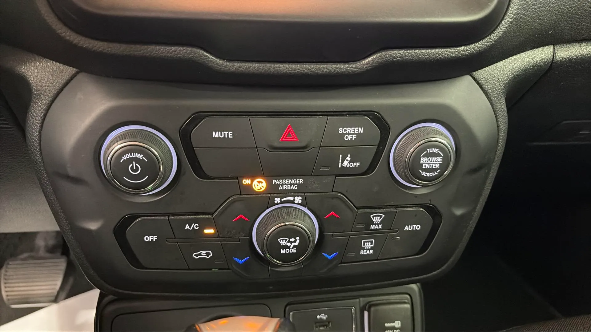 Jeep Renegade 4xe 1.3 PHEV Limited - foto 18