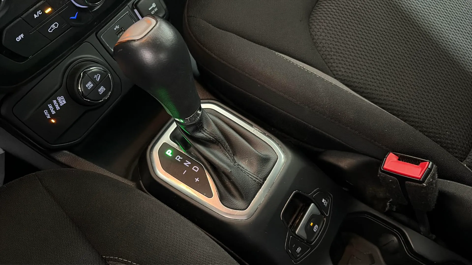 Jeep Renegade 4xe 1.3 PHEV Limited - foto 20