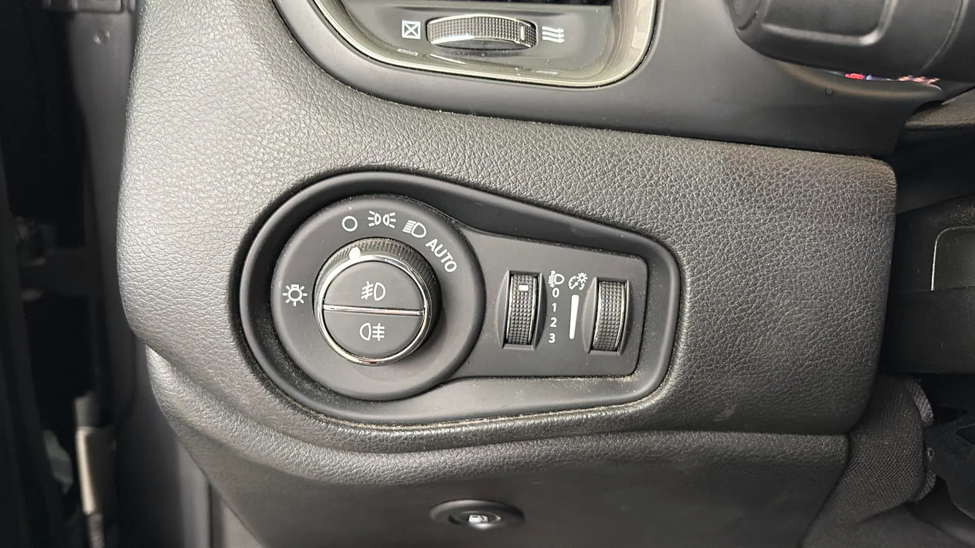 Jeep Renegade 4xe 1.3 PHEV Limited - foto 15