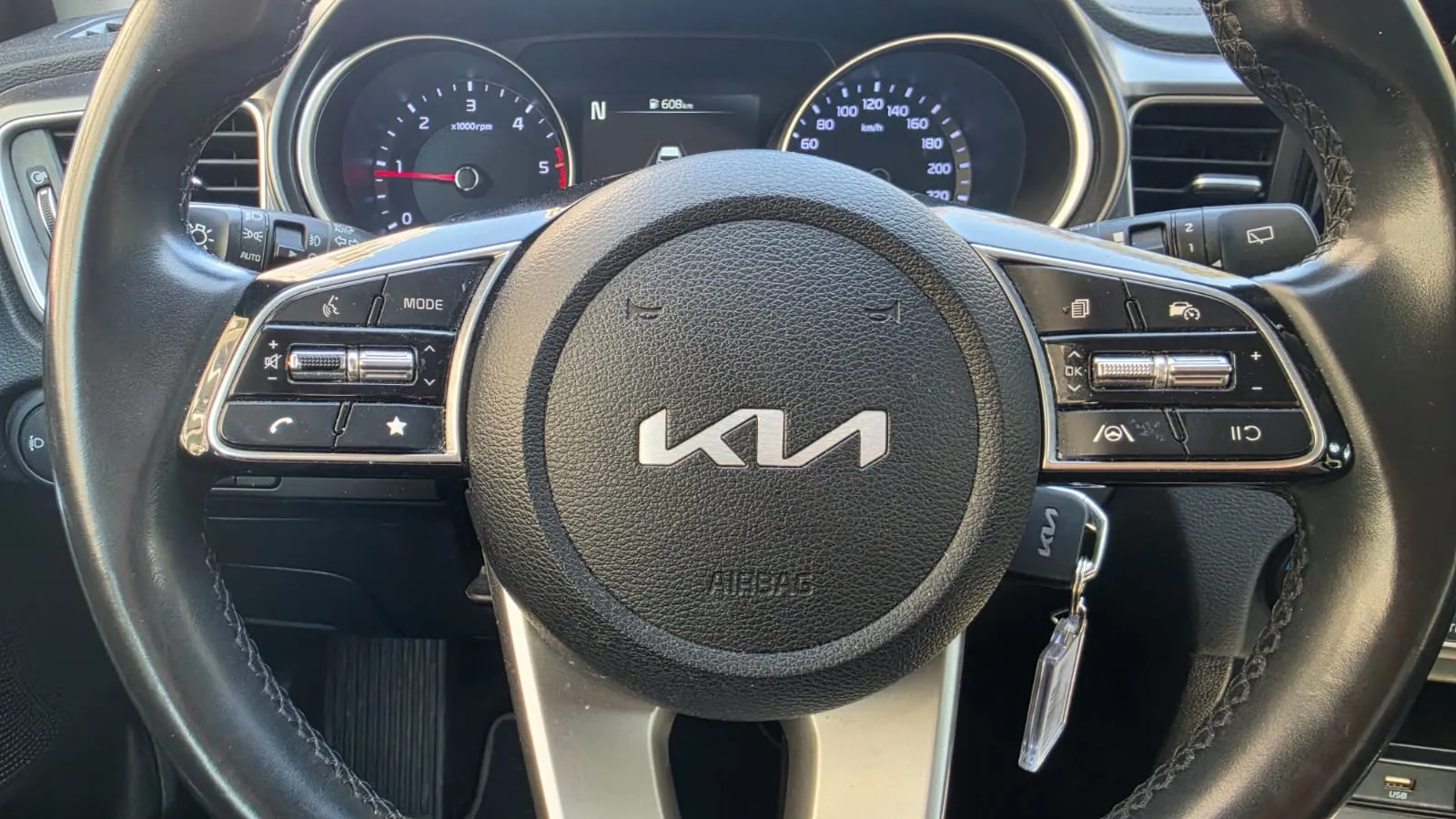 Kia Ceed 1.6 MHEV iMT Drive - foto 12