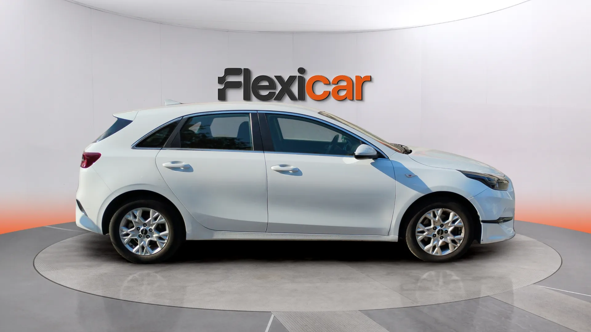 Kia Ceed 1.6 MHEV iMT Drive - foto 2