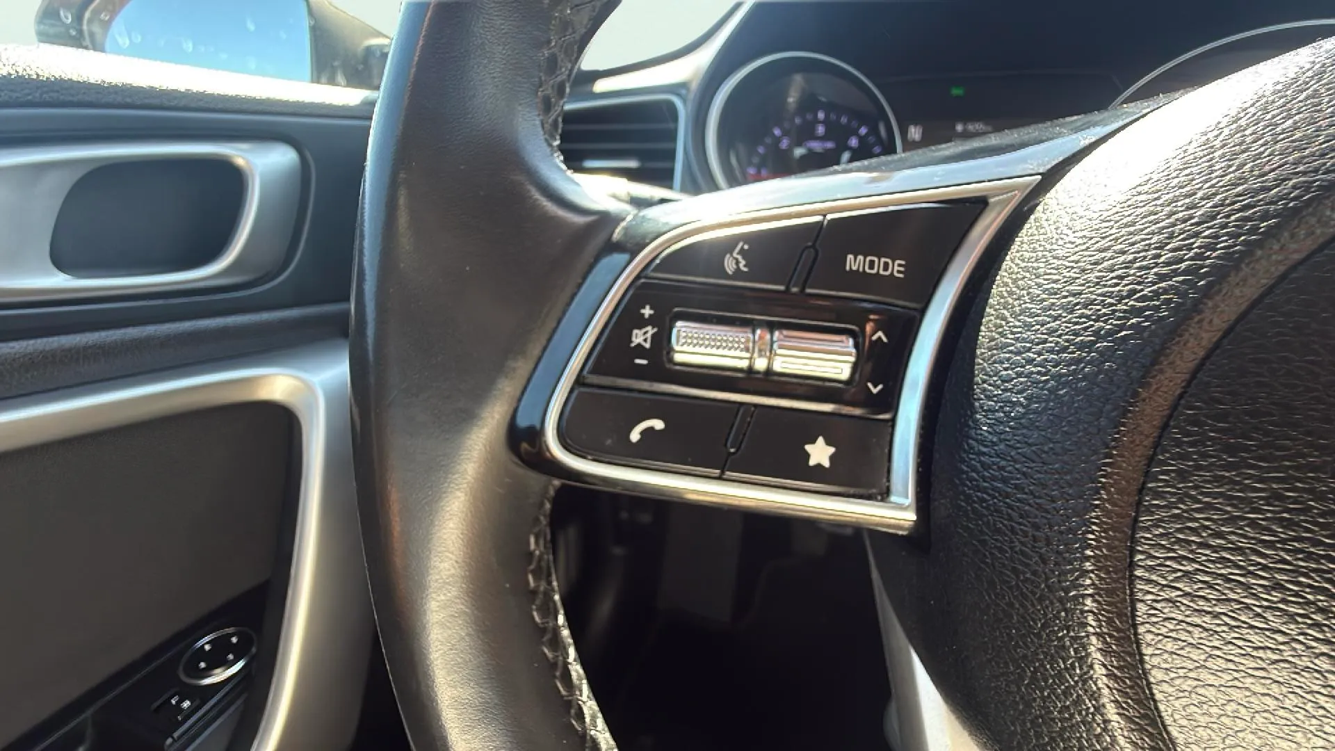 Kia Ceed 1.6 MHEV iMT Drive - foto 23