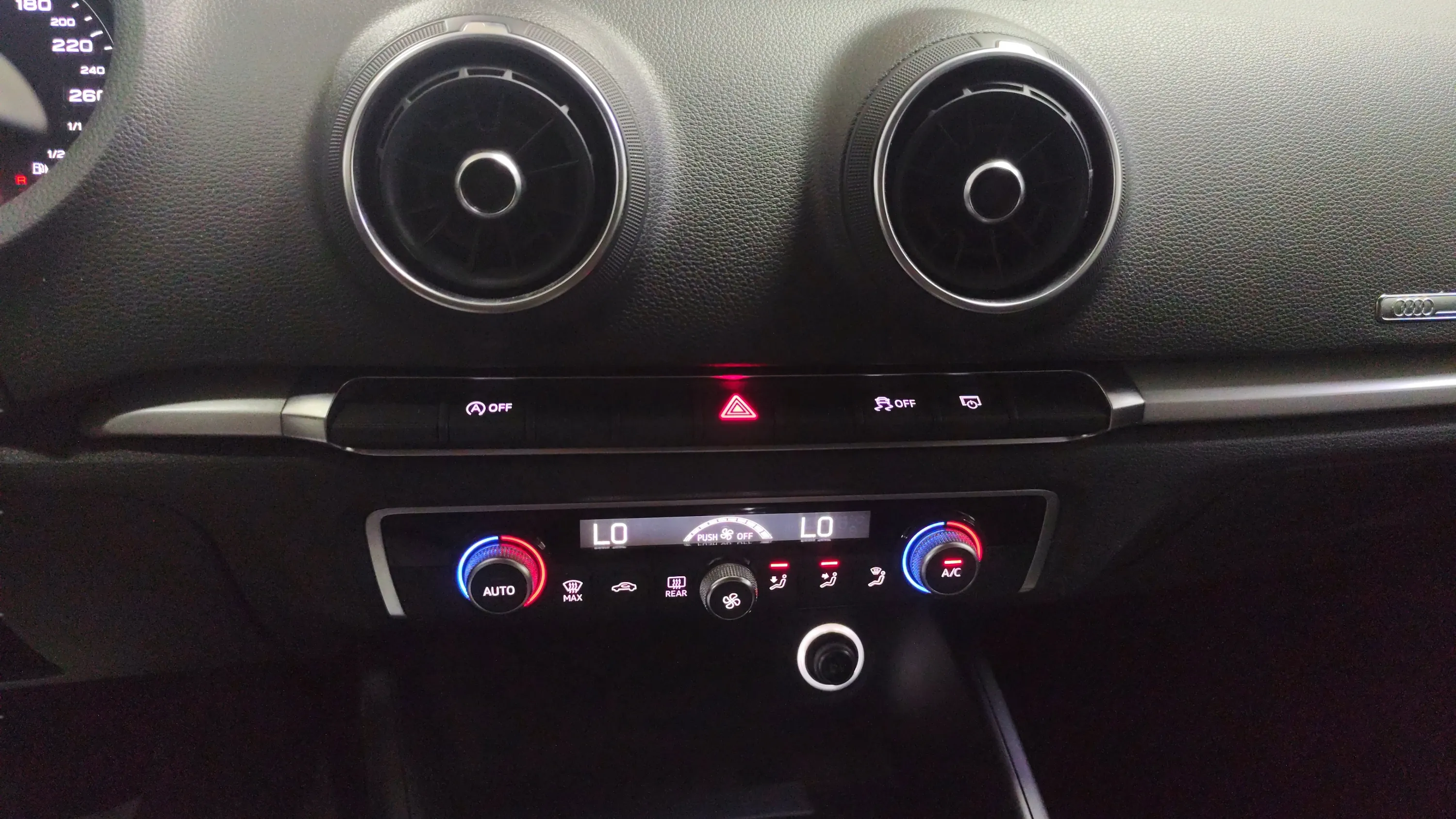 Audi A3 30 TDI Sportback - foto 14
