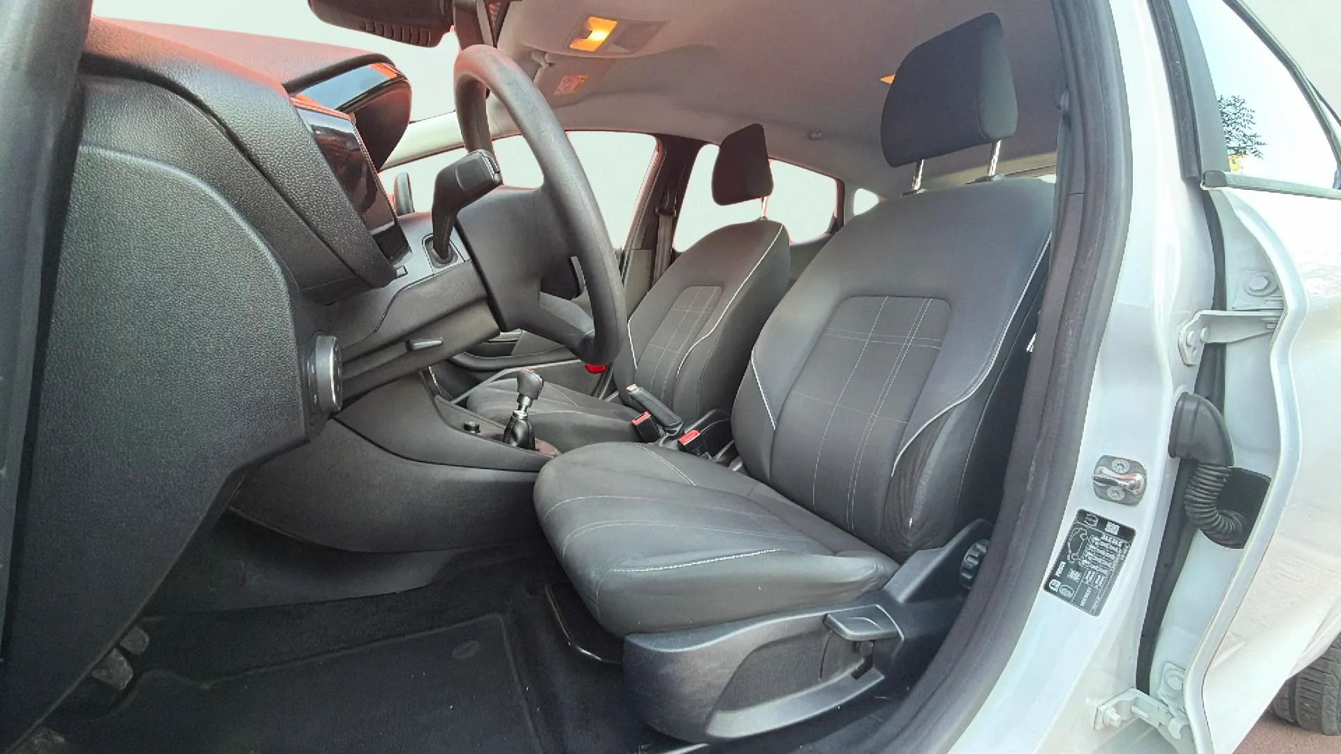 Ford Fiesta 1.0 EcoBoost Trend - foto 13