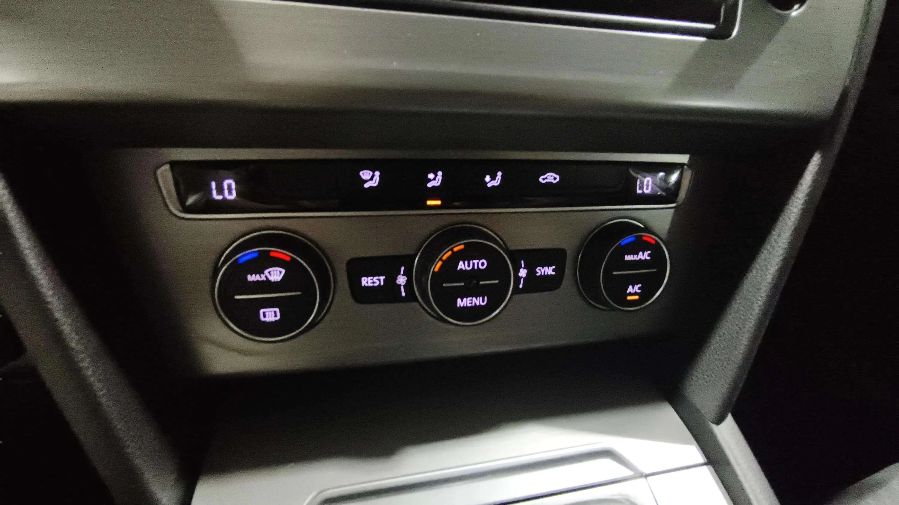 Volkswagen Passat Variant Advance 1.6 TDI BMT - foto 25