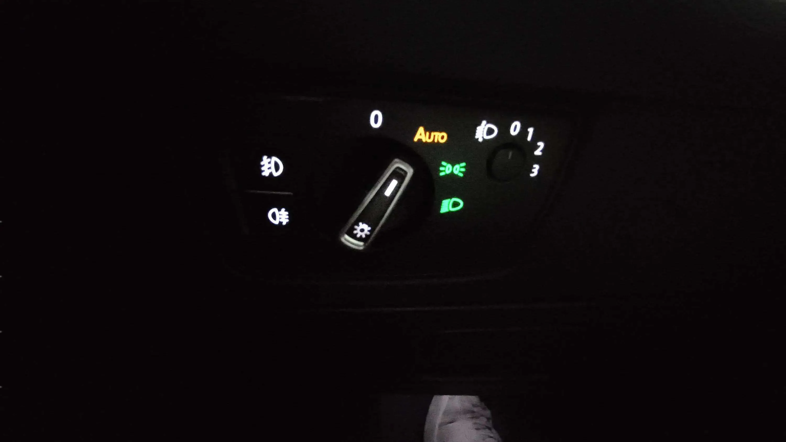 Volkswagen Passat Variant Advance 1.6 TDI BMT - foto 27