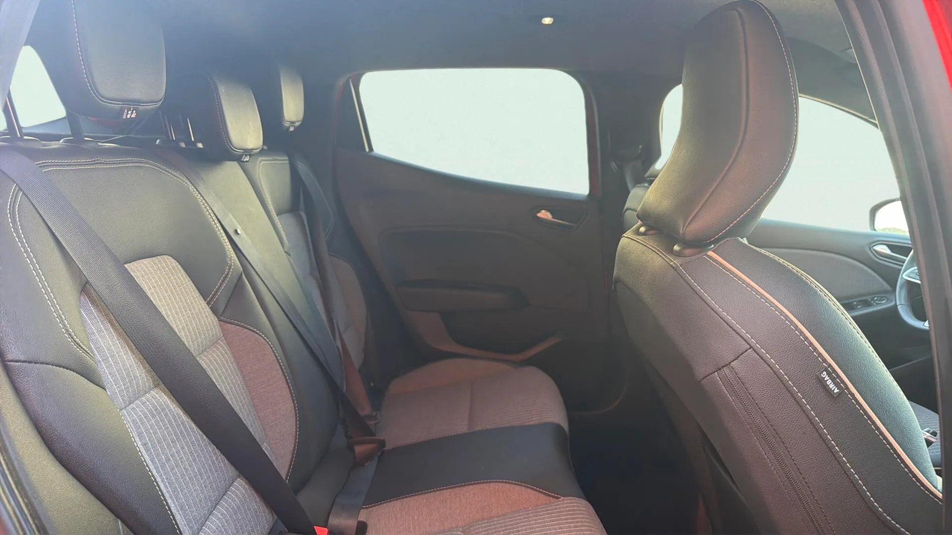 Renault Clio Techno TCe 90 - foto 14