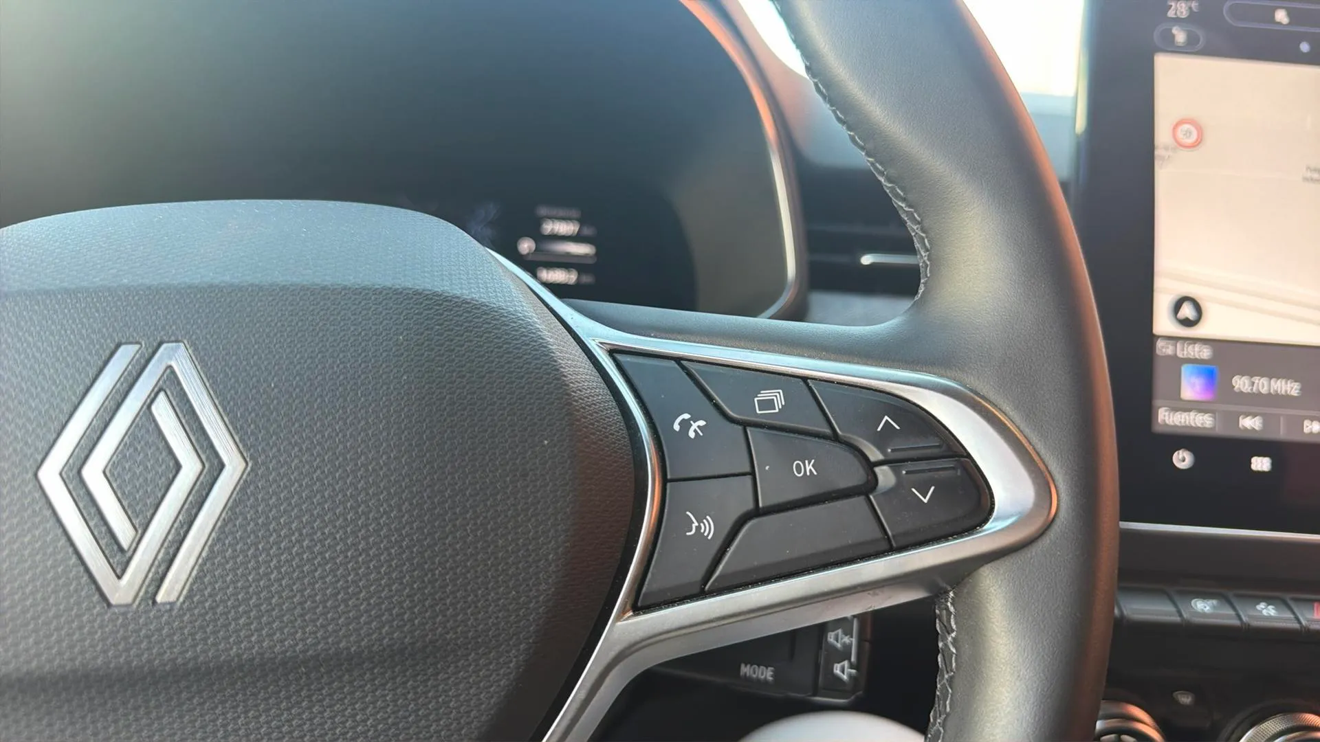 Renault Clio Techno TCe 90 - foto 11