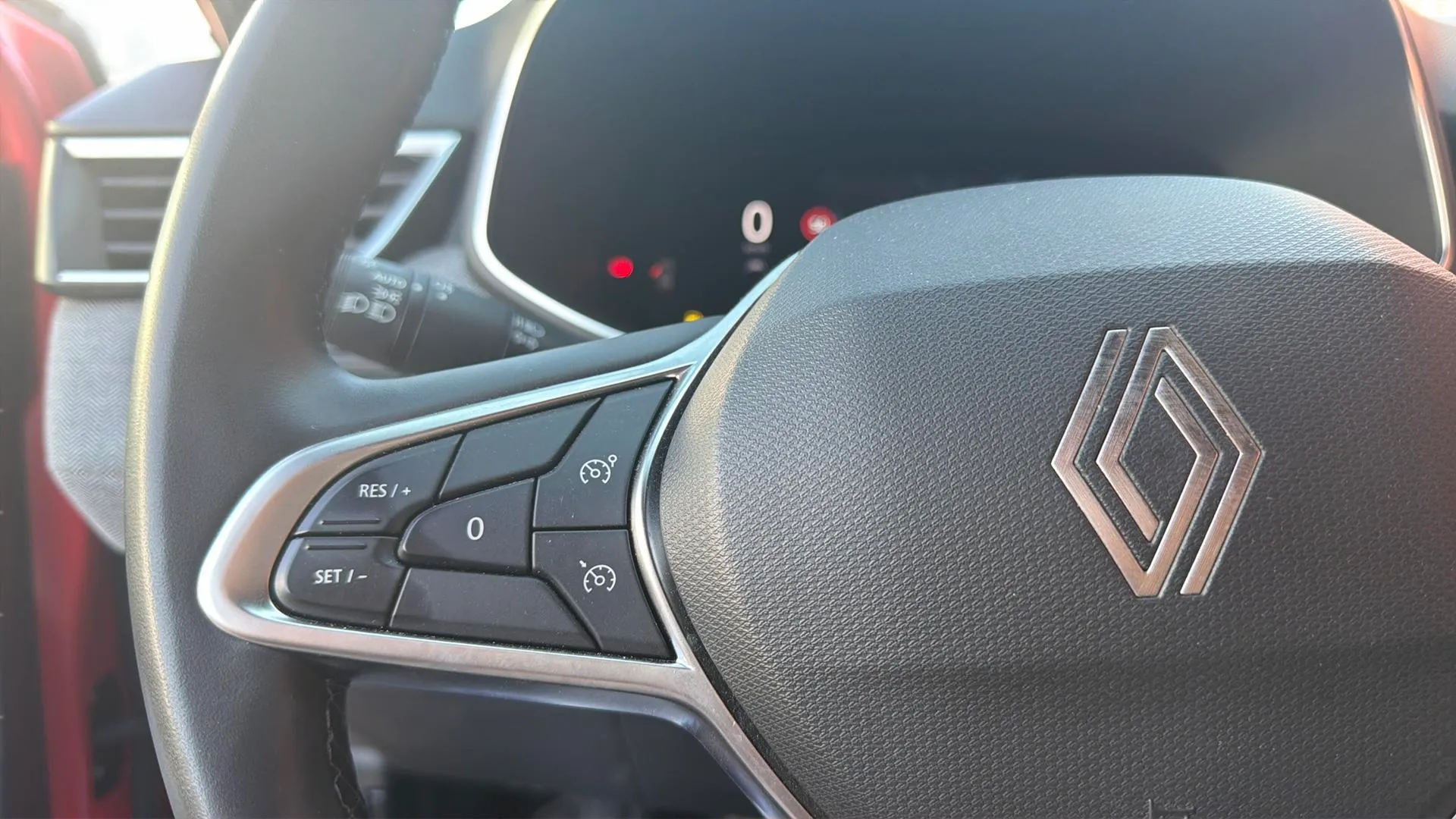 Renault Clio Techno TCe 90 - foto 10