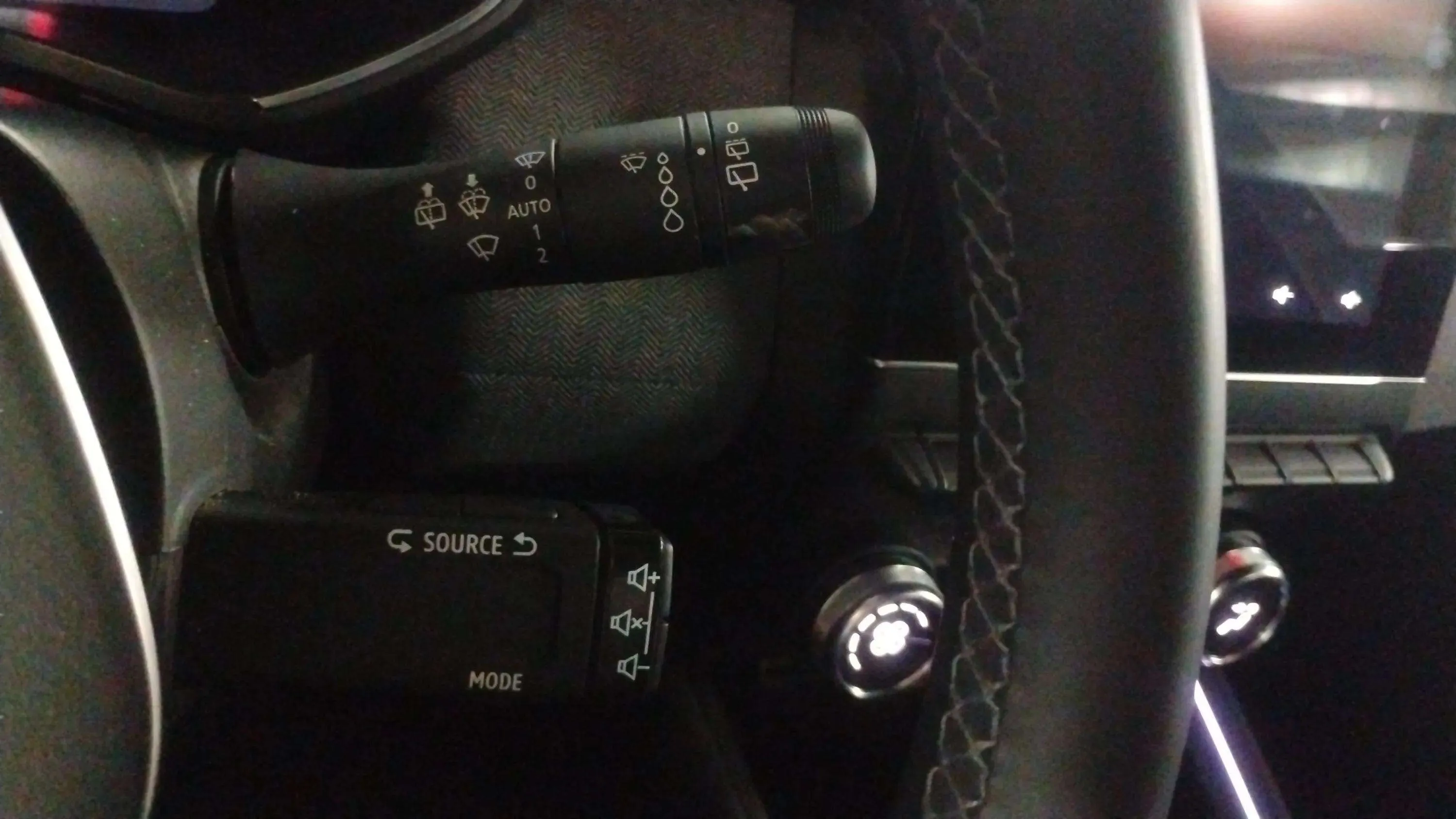 Renault Clio Techno TCe 90 - foto 28