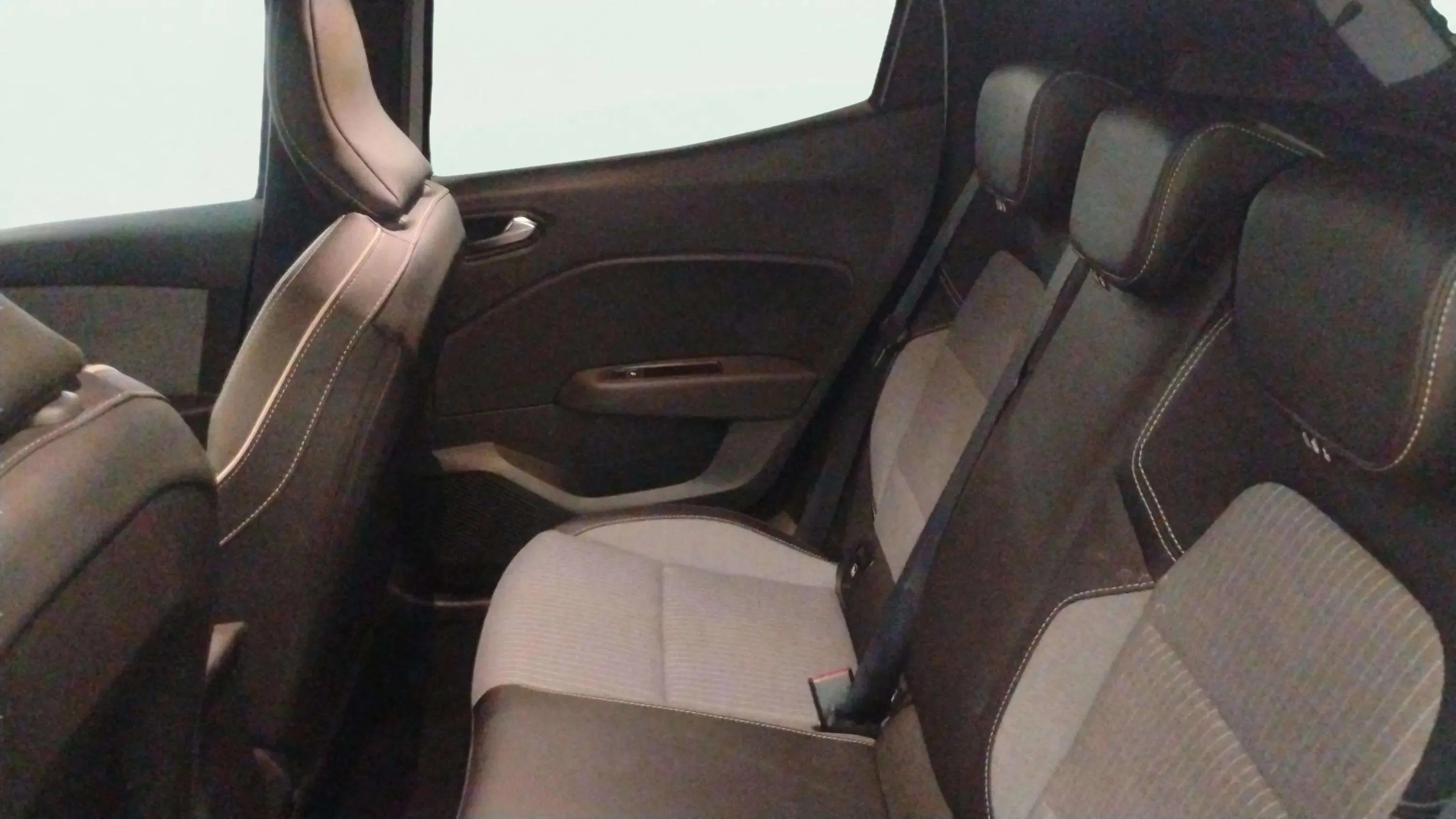 Renault Clio Techno TCe 90 - foto 13