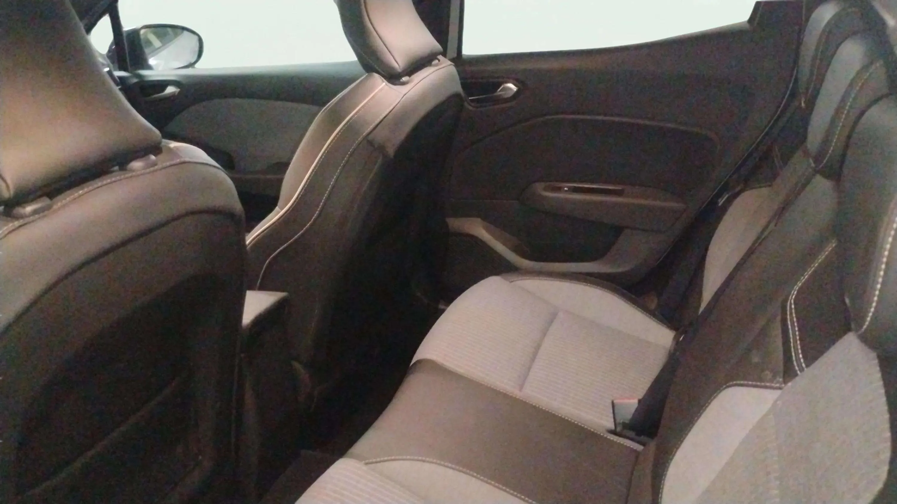 Renault Clio Techno TCe 90 - foto 12