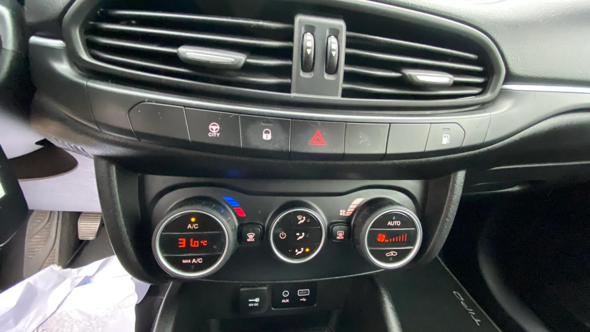 Fiat Tipo 1.4 T-Jet 16v Lounge - foto 24