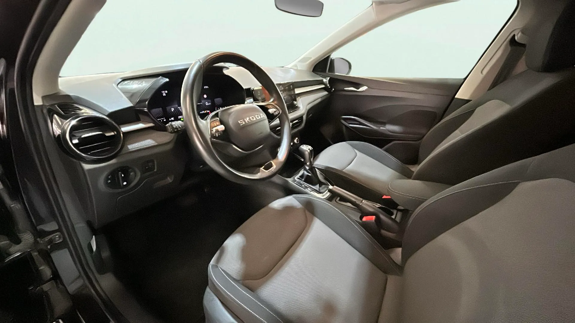 Škoda Fabia 1.0 TSI DSG Selection - foto 28