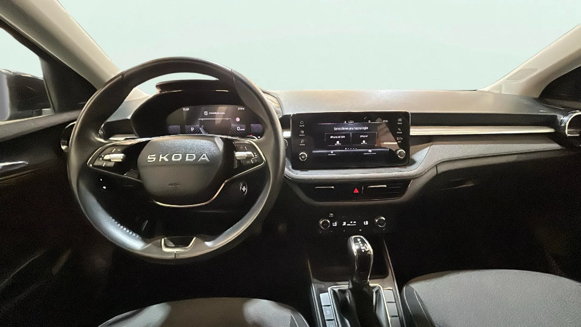 Škoda Fabia 1.0 TSI DSG Selection - foto 16