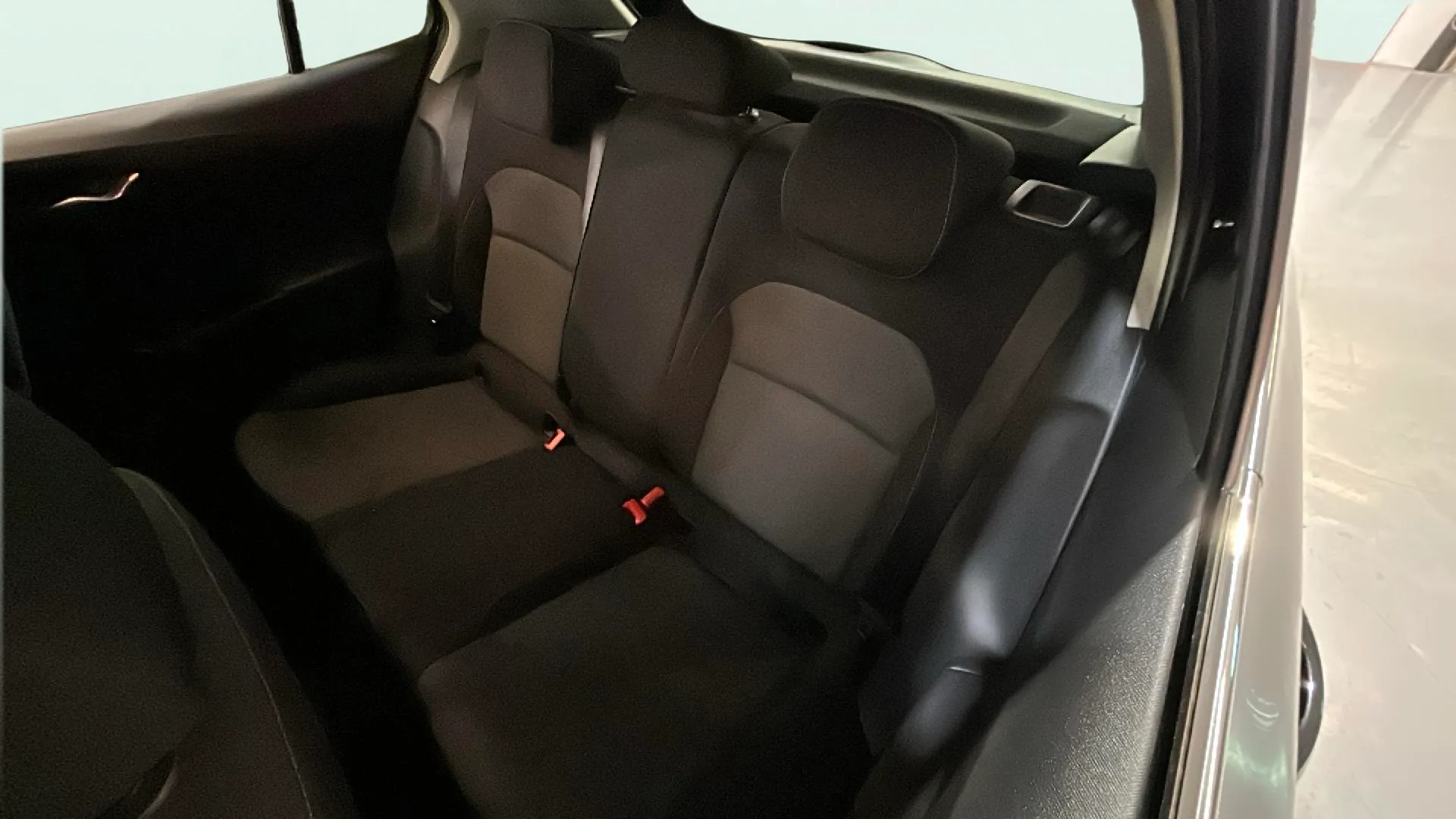 Škoda Fabia 1.0 TSI DSG Selection - foto 14