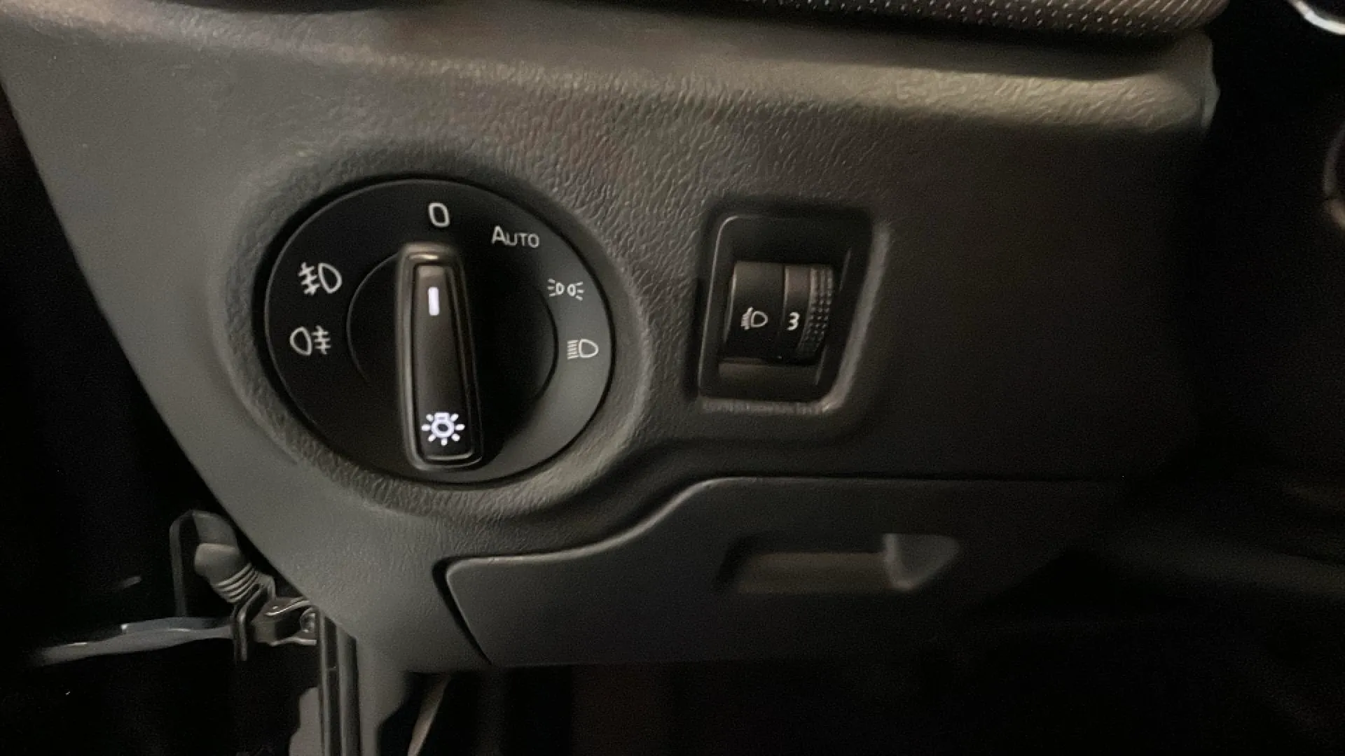 Škoda Fabia 1.0 TSI DSG Selection - foto 26