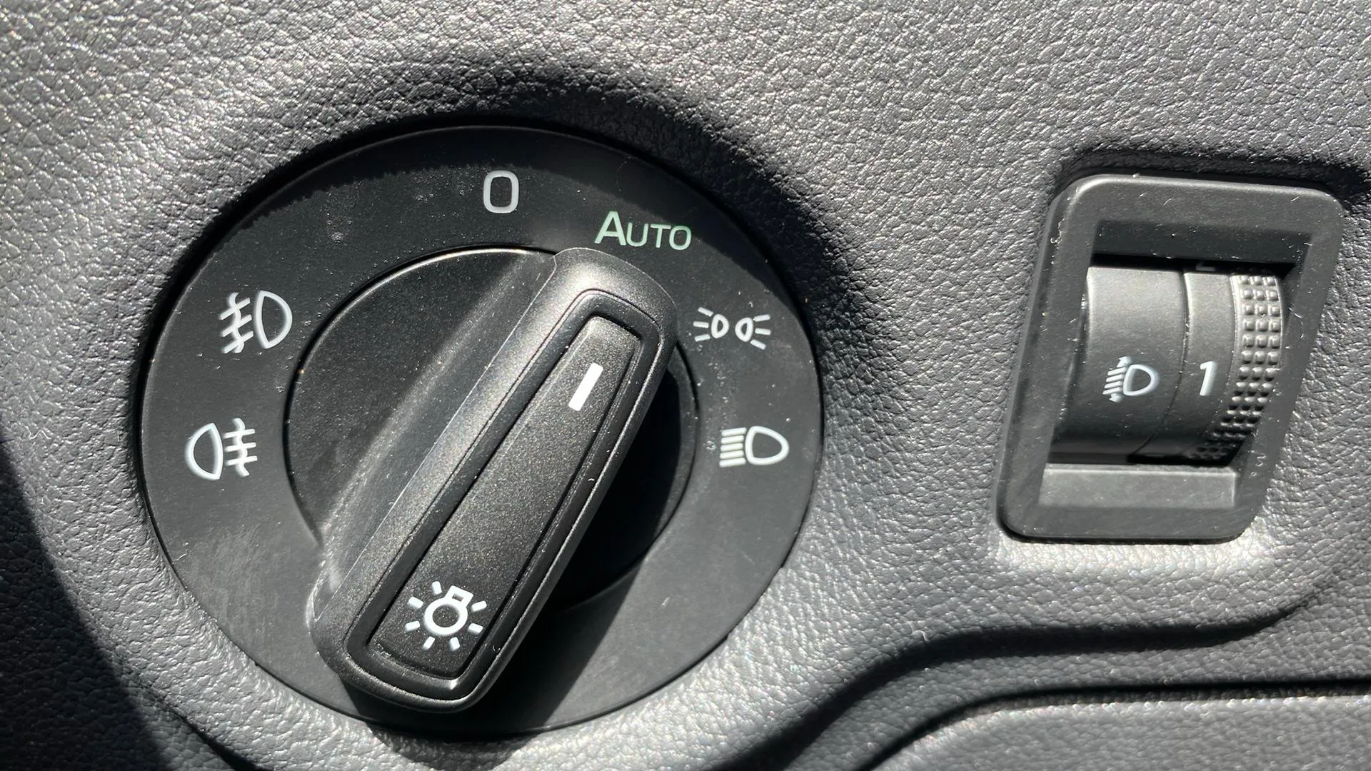 Škoda Fabia 1.0 TSI Selection - foto 21