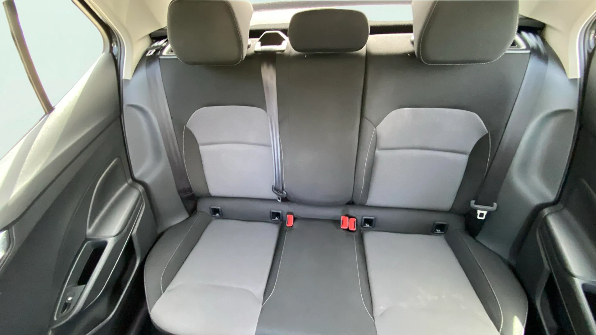 Škoda Fabia 1.0 TSI Selection - foto 15