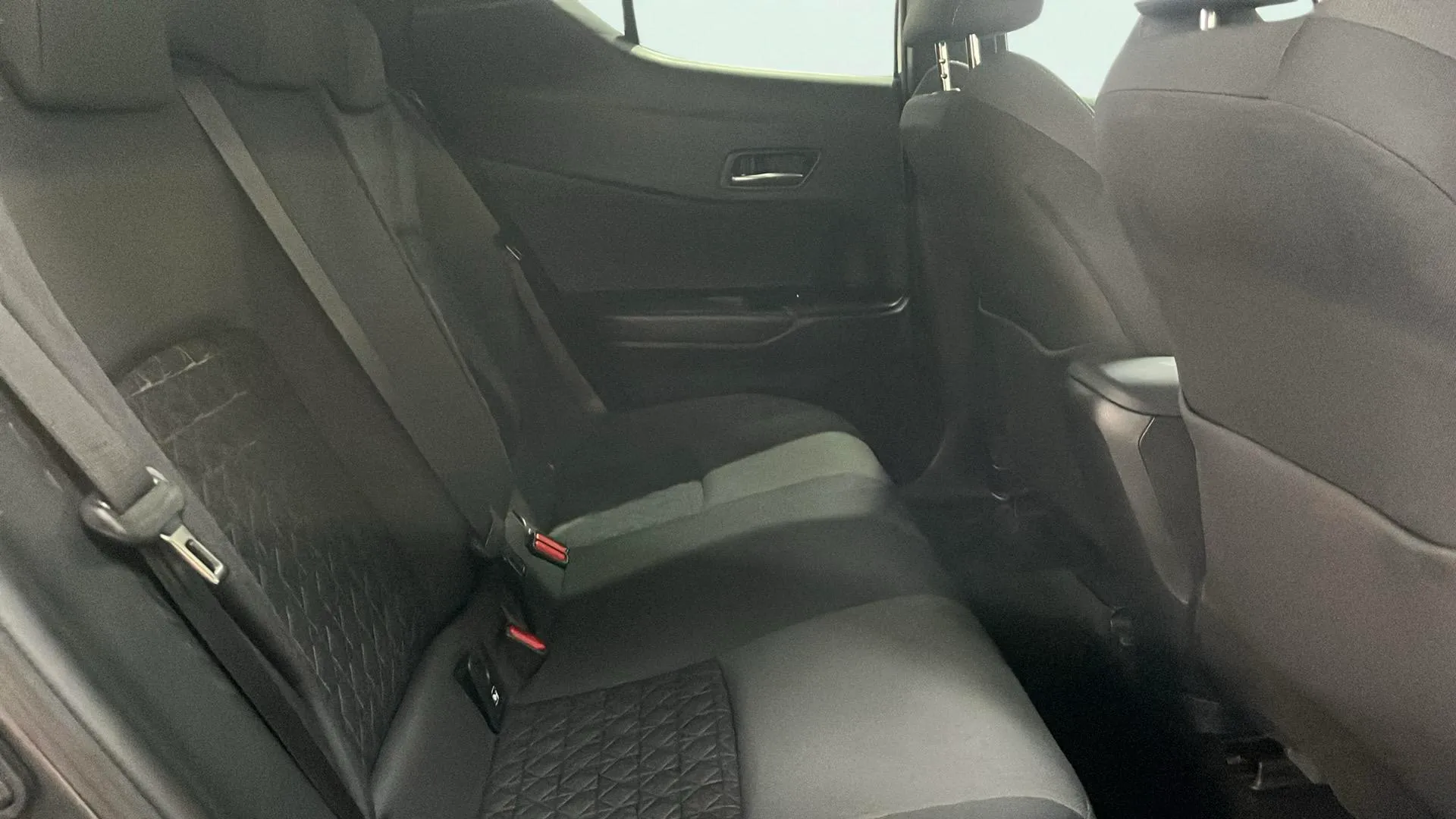 Toyota C-HR 2.0 180H Advance - foto 13