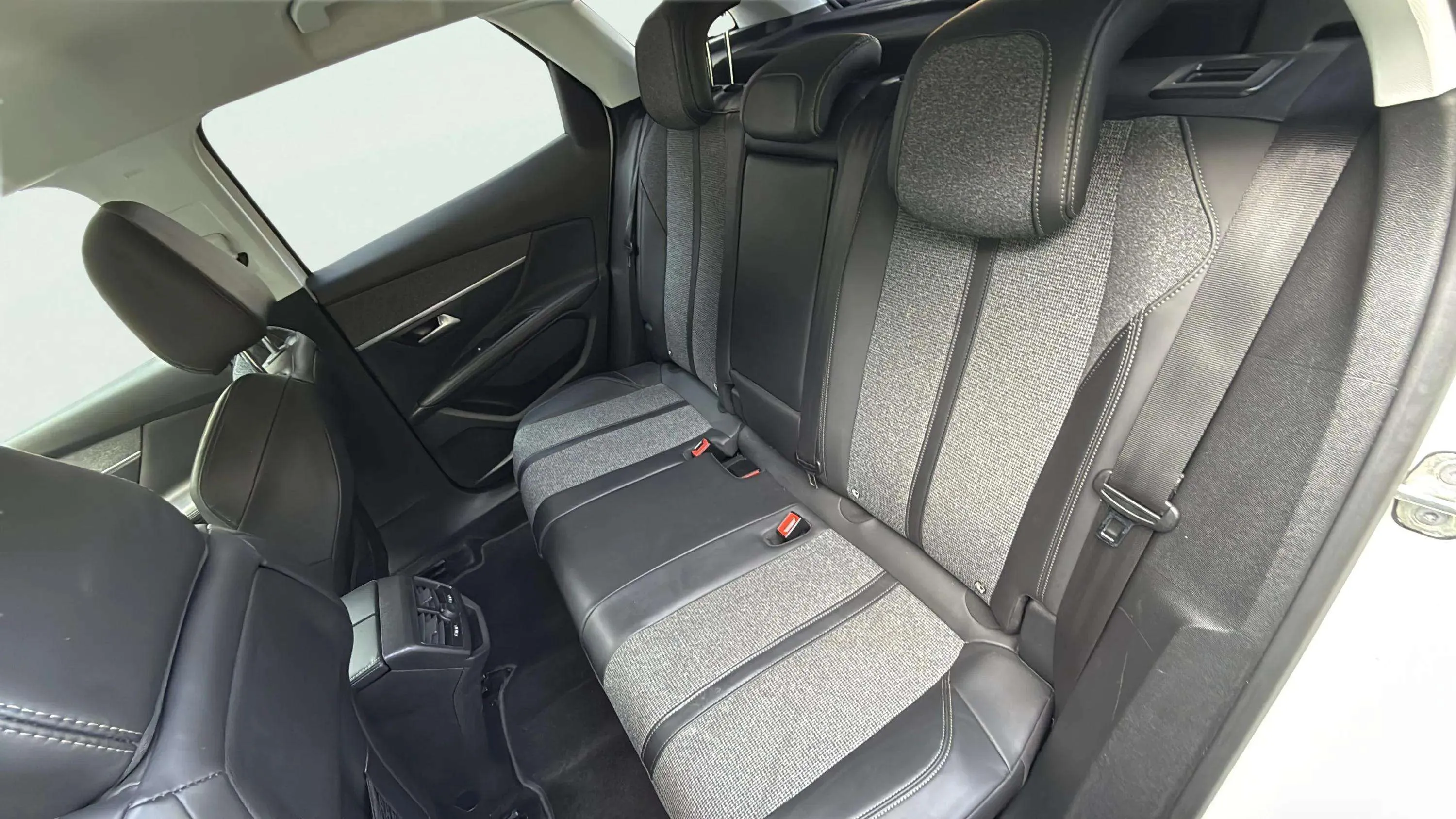 Peugeot 3008 1.5L BlueHDi Active - foto 16