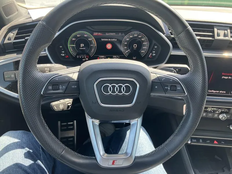 Audi Q3 45 TFSI e S line 1.4 TFSI - foto 31
