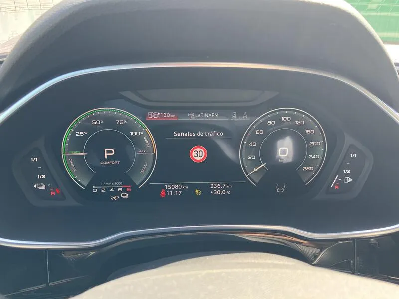 Audi Q3 45 TFSI e S line 1.4 TFSI - foto 35