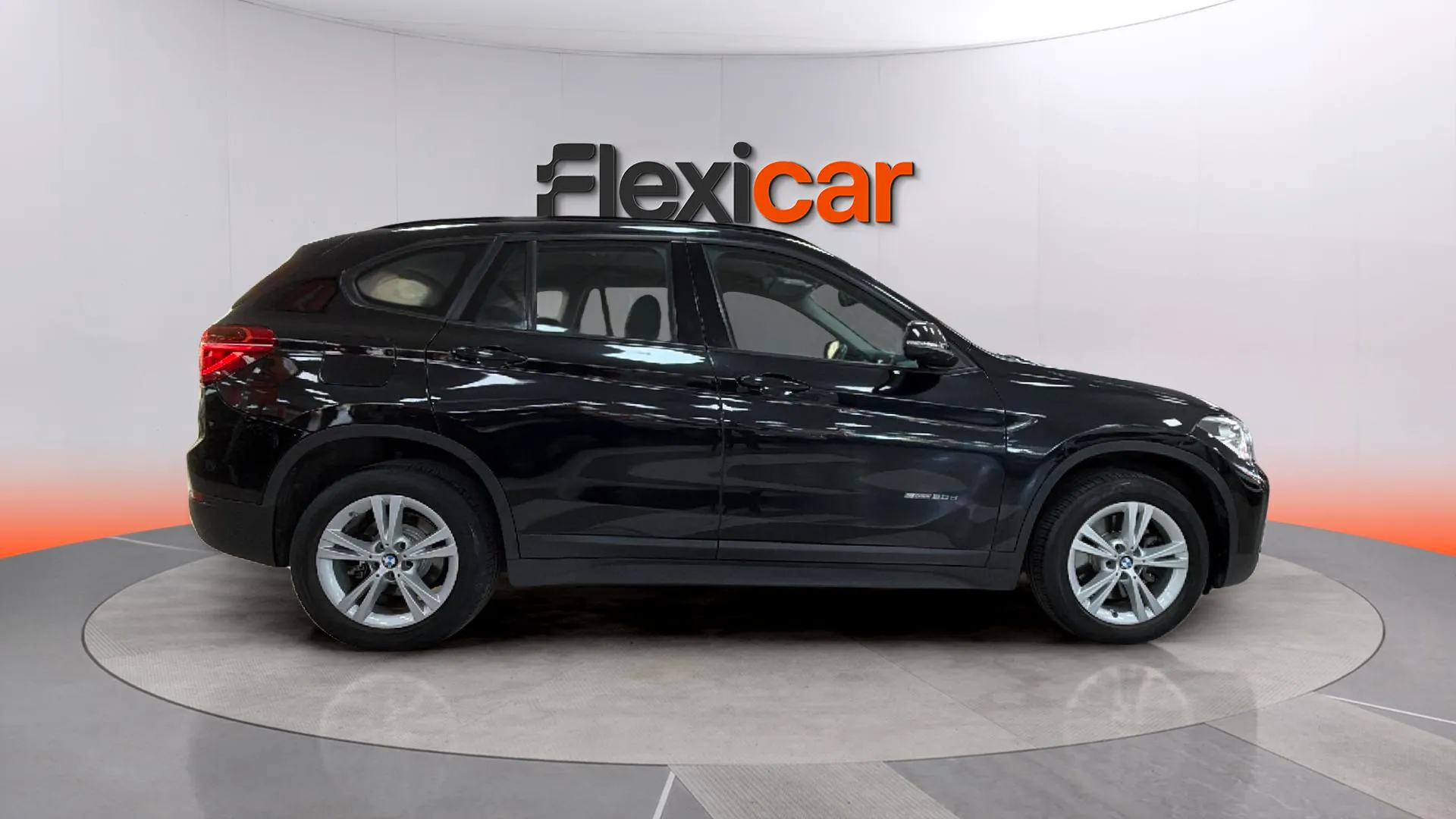 BMW X1 sDrive18d - foto 8